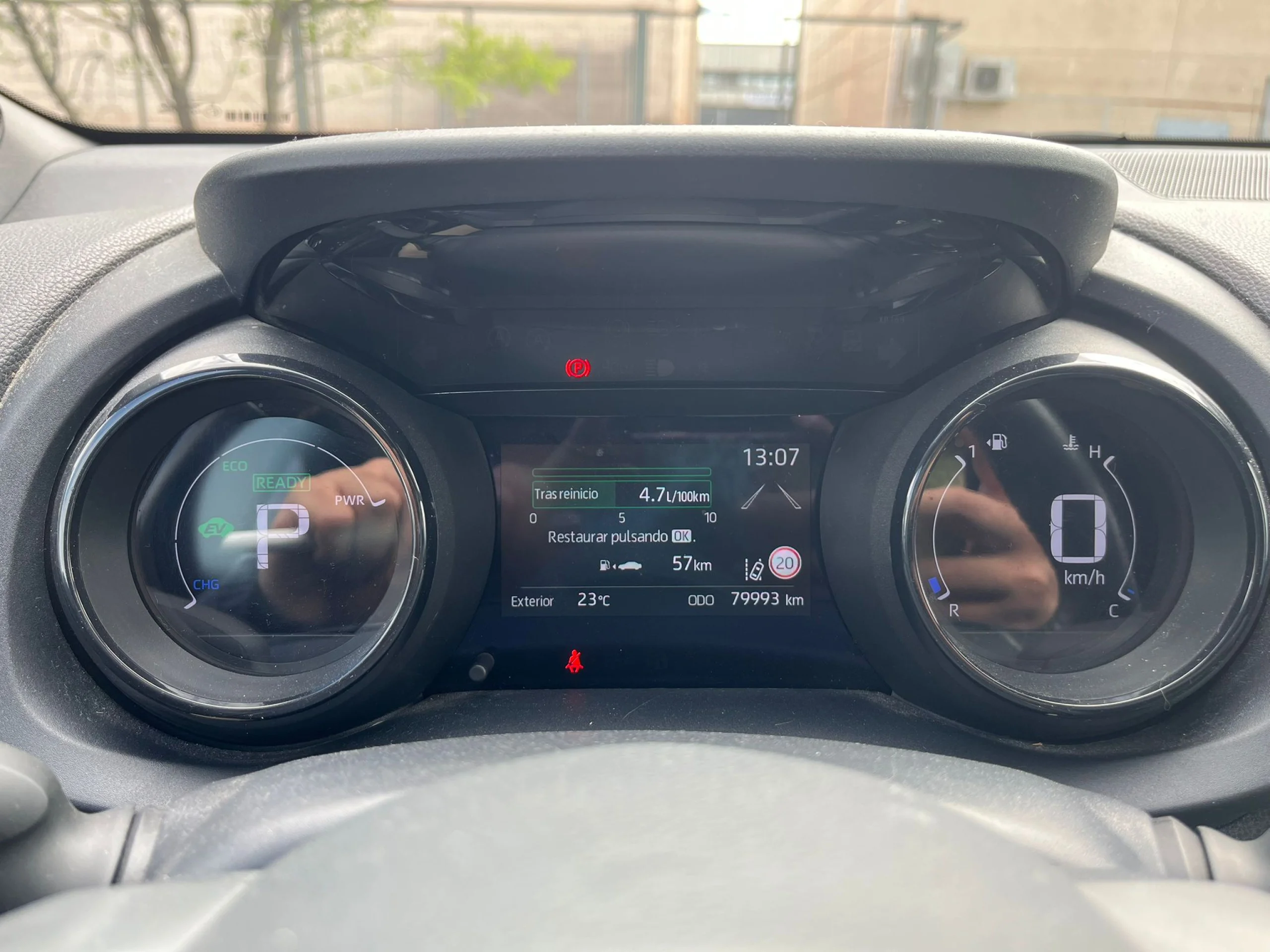 Toyota Yaris 120H Style - Foto 12