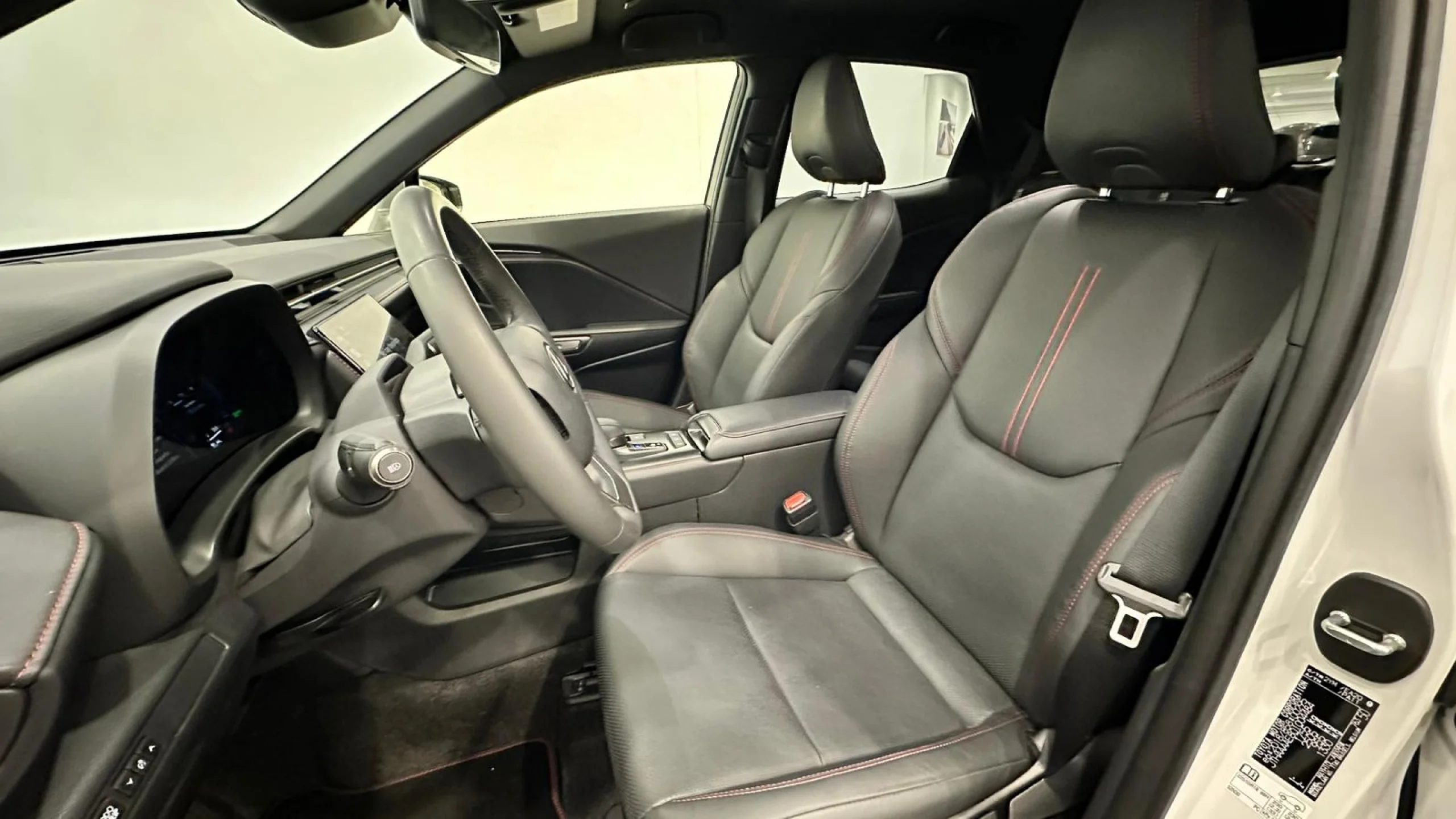 Lexus LBX EMOTION+ - Foto 16