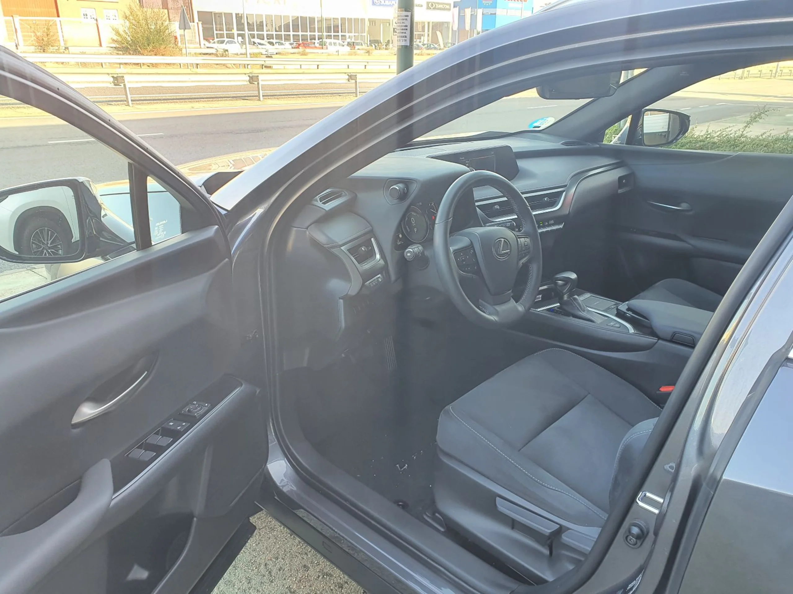 Lexus UX 250h UX250H PREMIUM 2WD - Foto 18