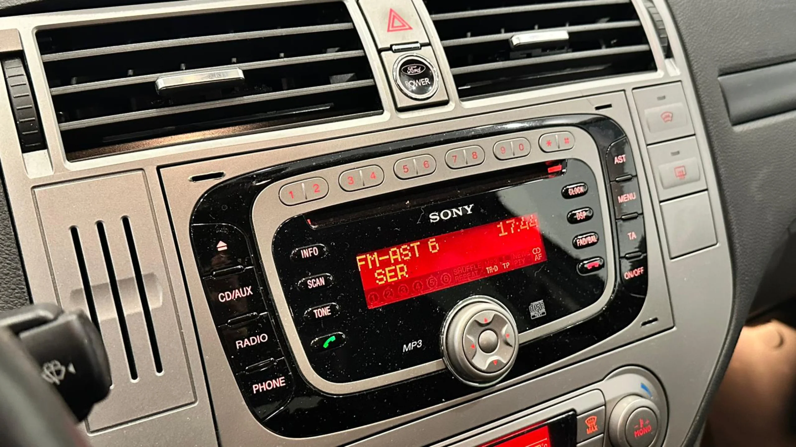 Ford Kuga TITANIUM S 4X4 POWERSHIFT - Foto 12