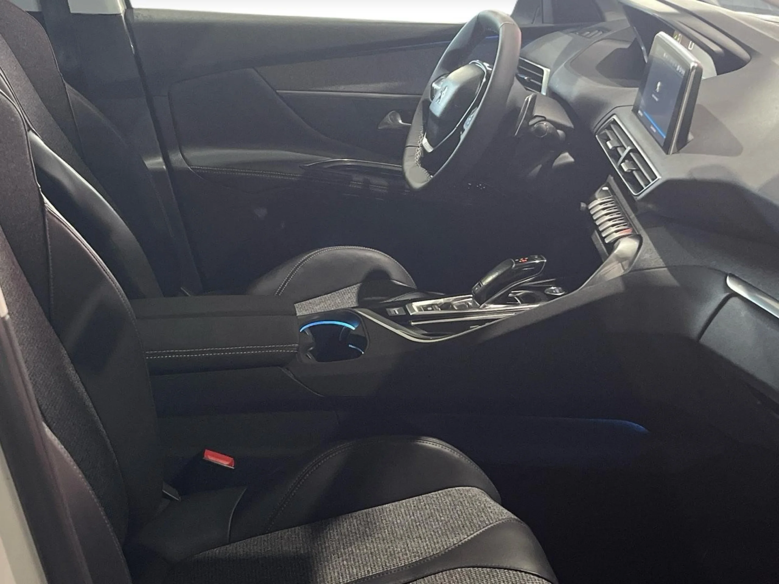 Peugeot 3008 1.2 S&amp;S PureTech Allure EAT6 130 - Foto 18