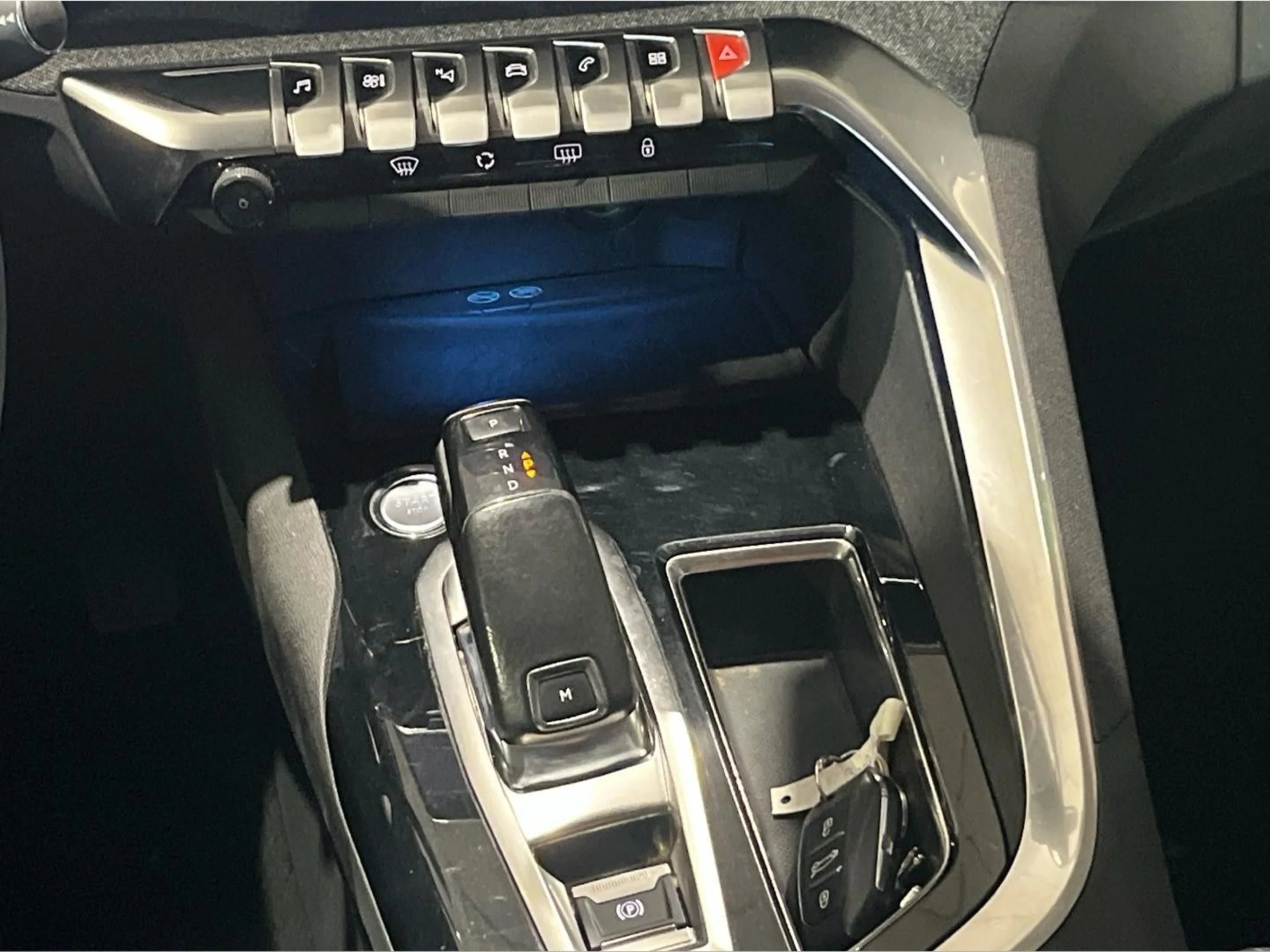 Peugeot 3008 1.2 S&amp;S PureTech Allure EAT6 130 - Foto 24