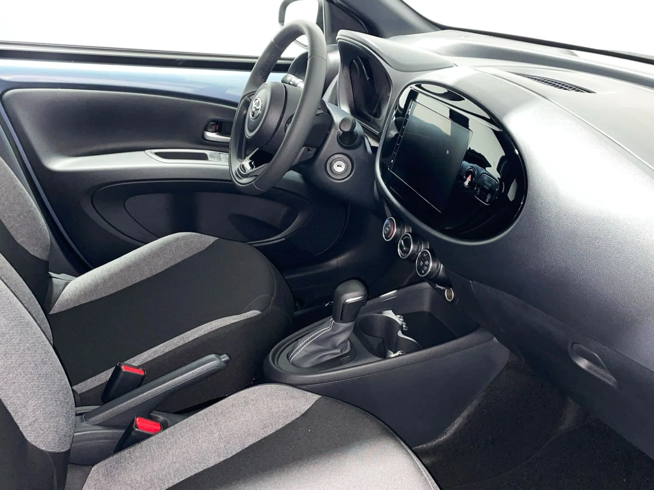 Toyota Aygo X PLAY MT 1.0 70CV - Foto 14