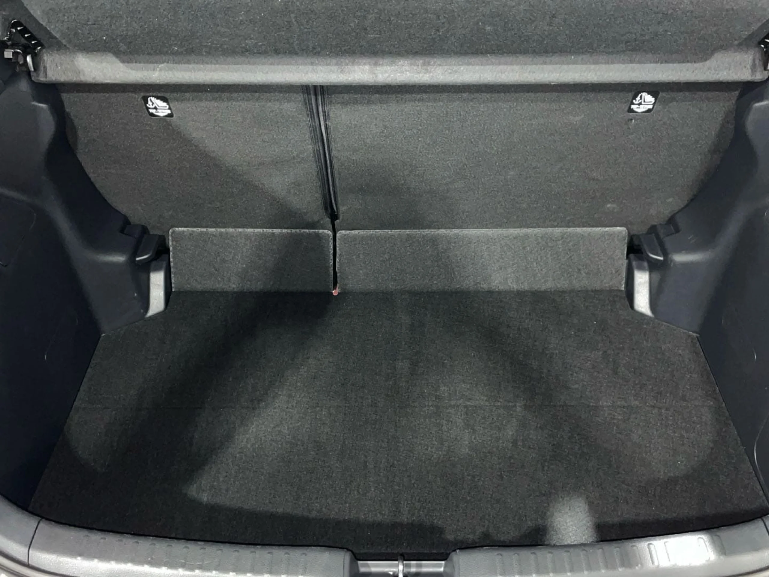 Toyota Yaris 120H Active Plus - Foto 12