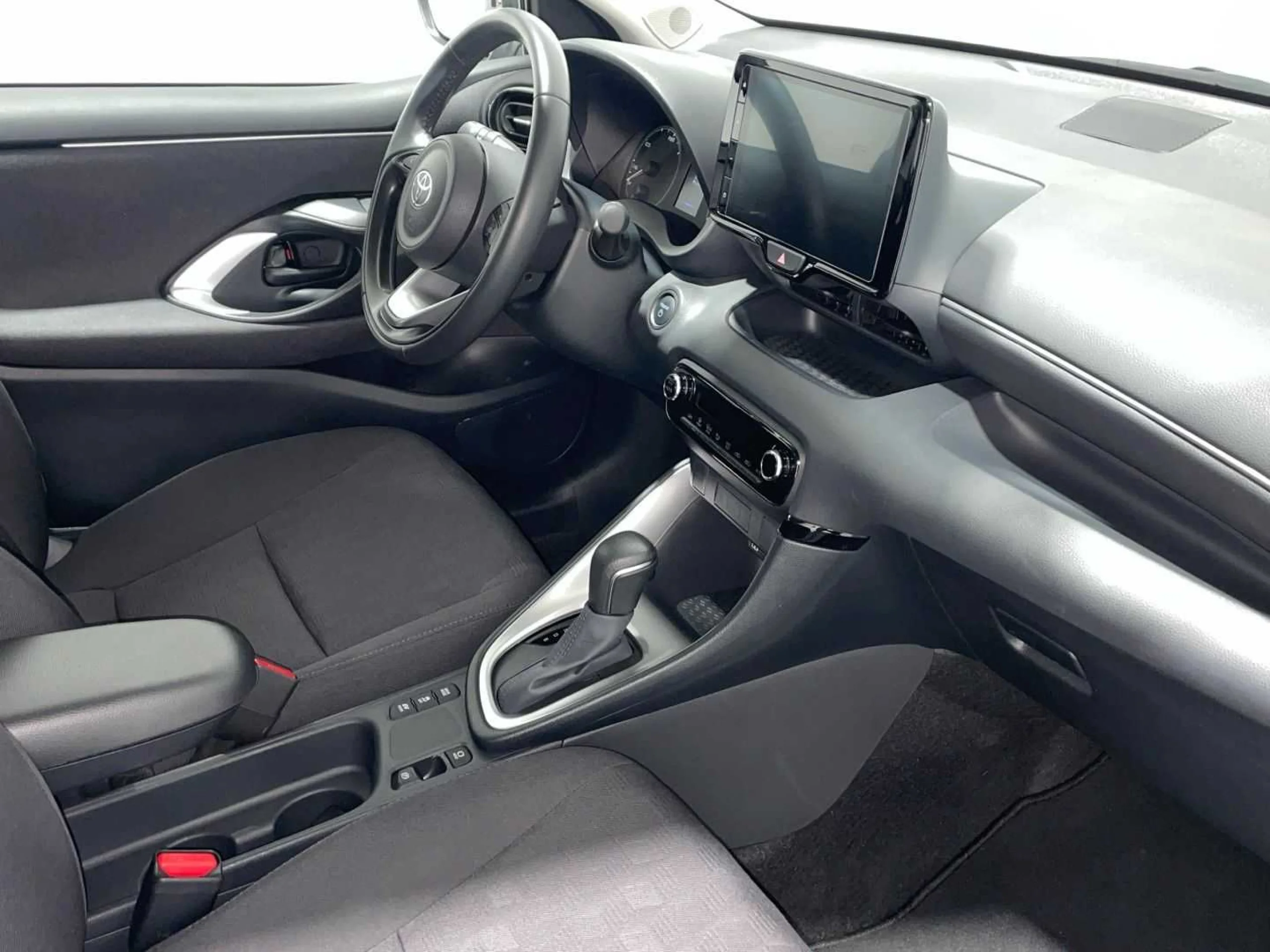 Toyota Yaris 120H Active Plus - Foto 10