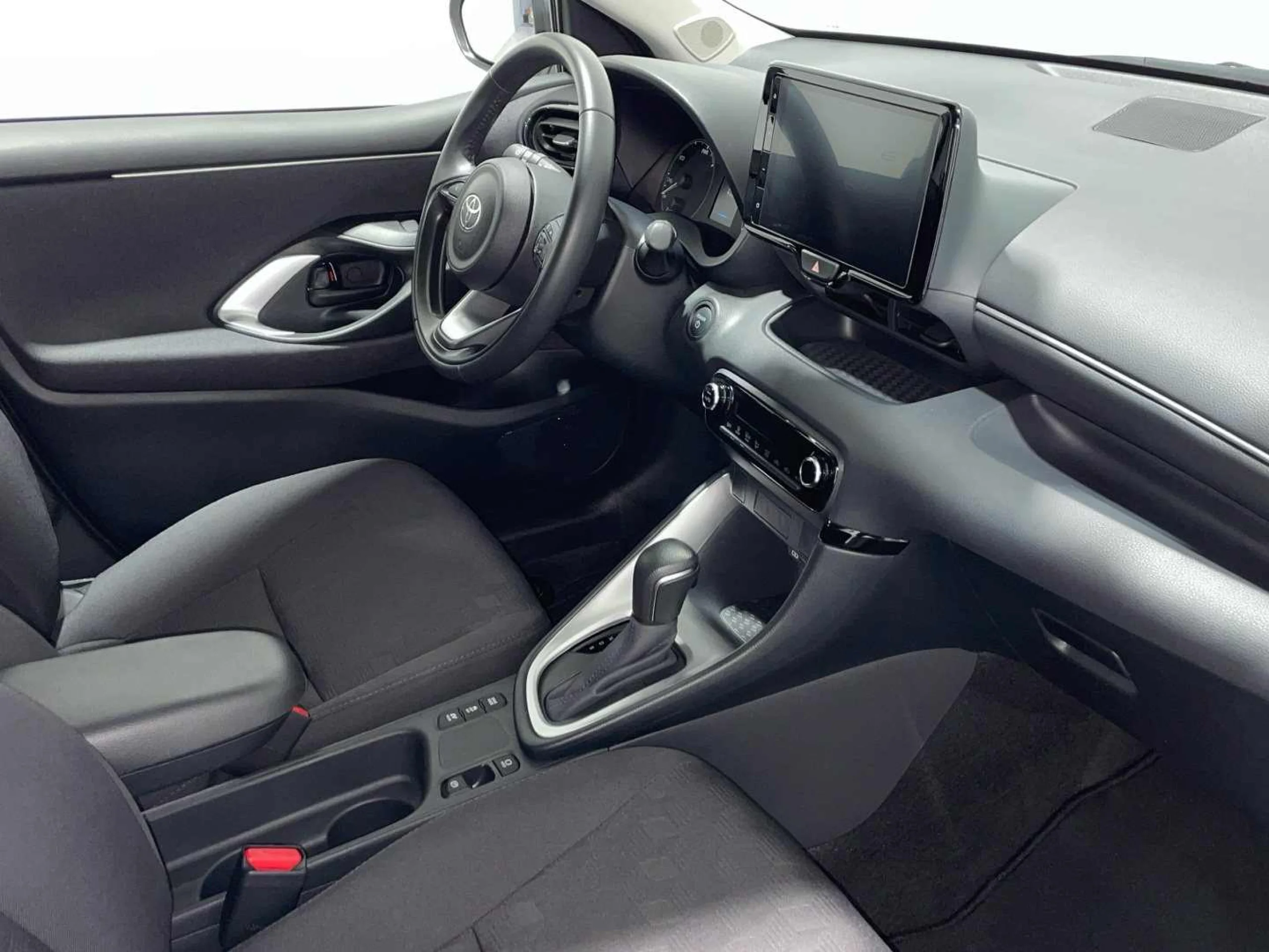 Toyota Yaris 120H Active Plus - Foto 10