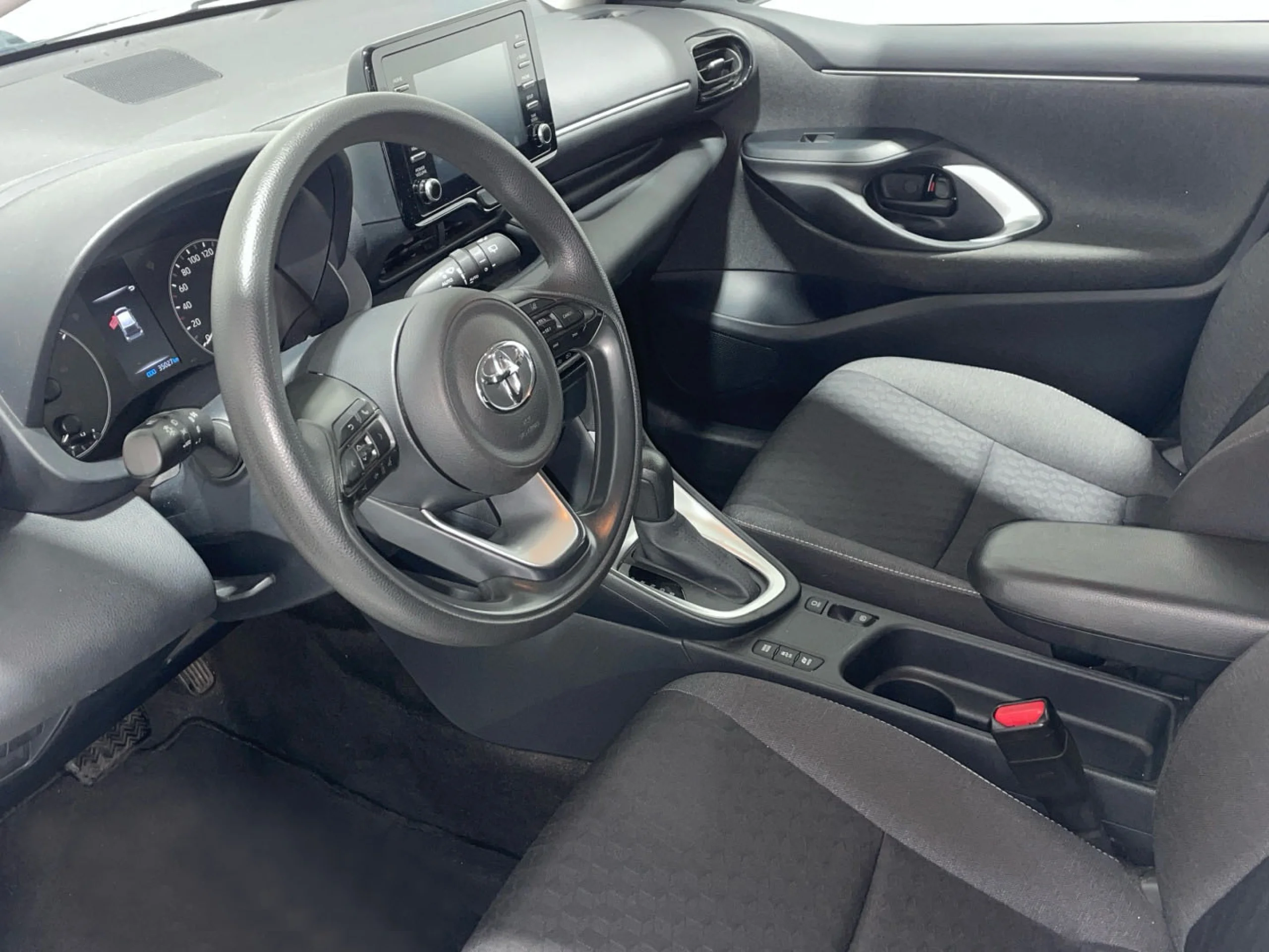 Toyota Yaris Business Plus 120H - Foto 5