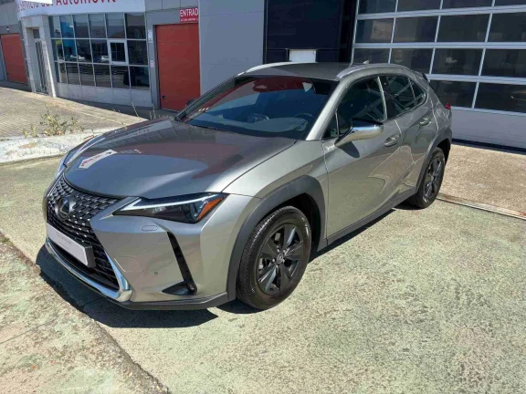 Lexus UX300h UX+