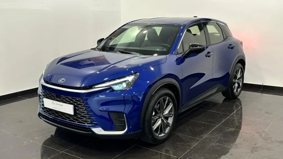 Lexus LBX ELEGANT +