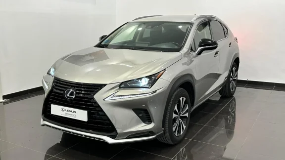 Lexus NX 300h PREMIUM 2WD