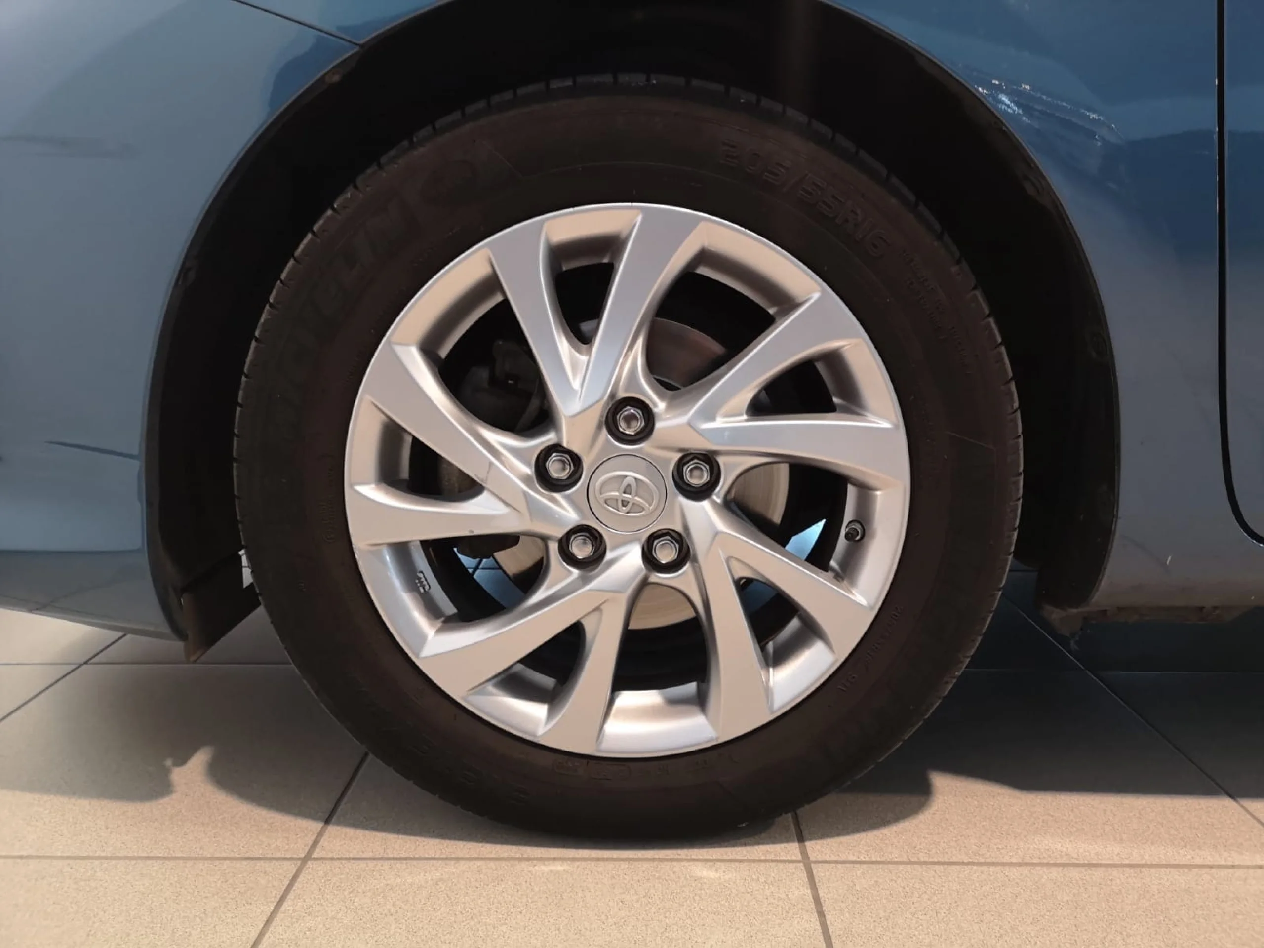 Toyota Auris 1.2 120T Active + Pack Senso - Foto 4