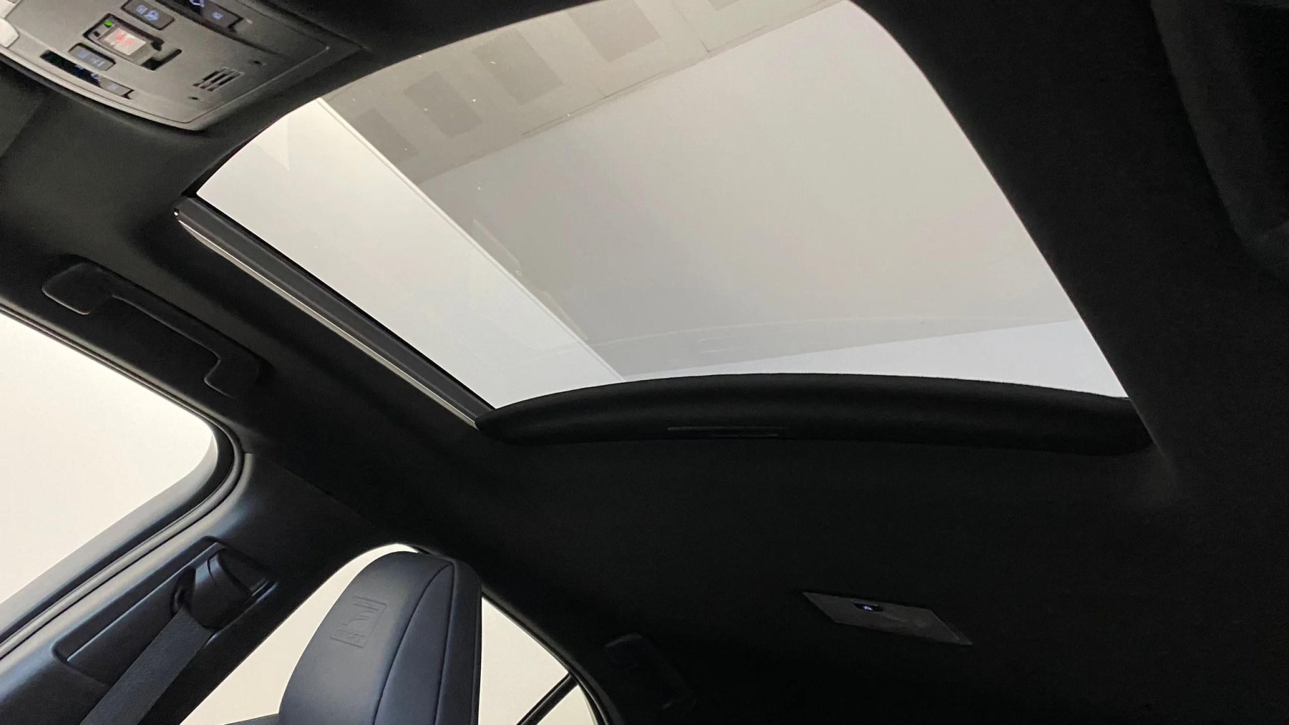 Lexus UX 250h F SPORT - Foto 10