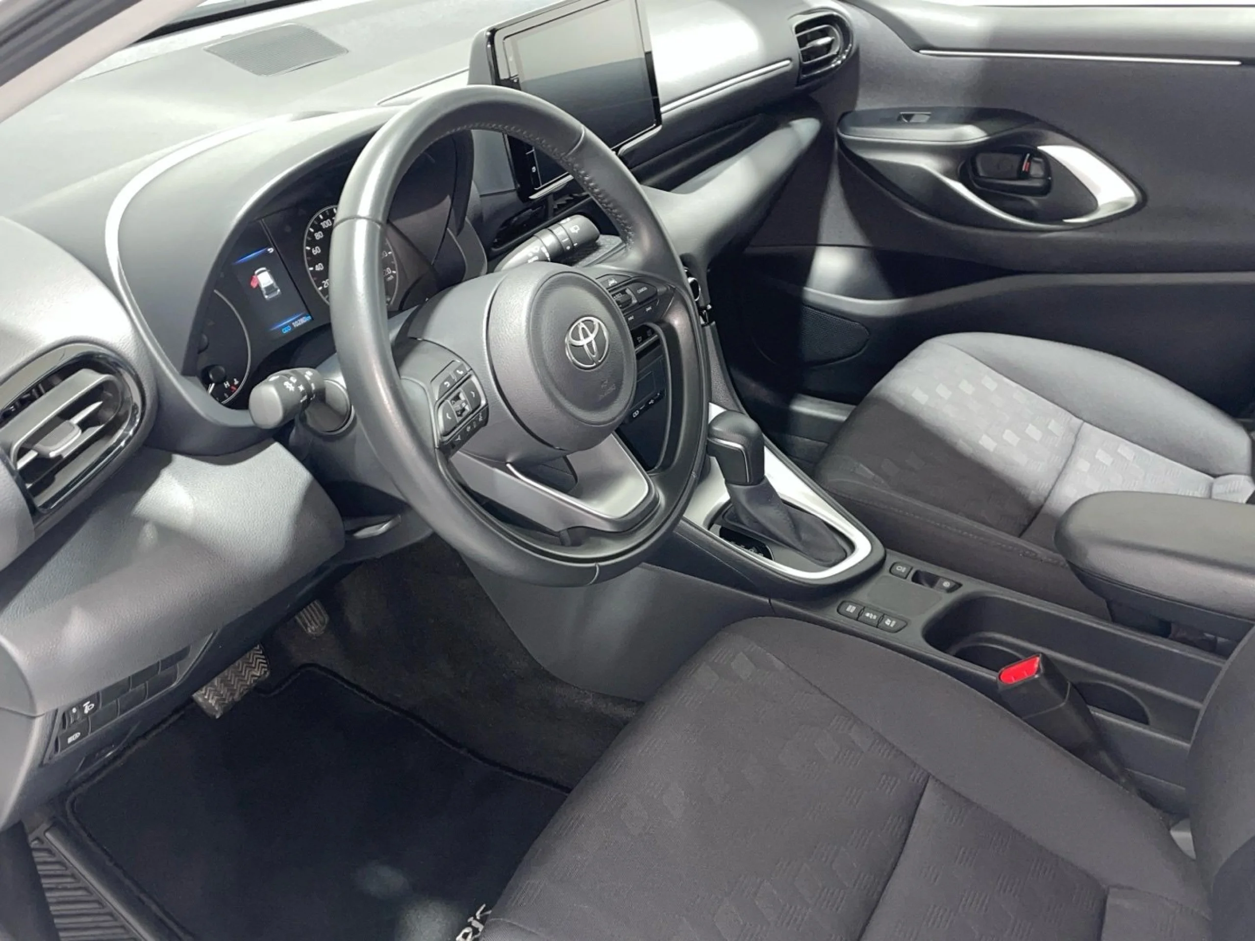 Toyota Yaris Active Plus 120H - Foto 13