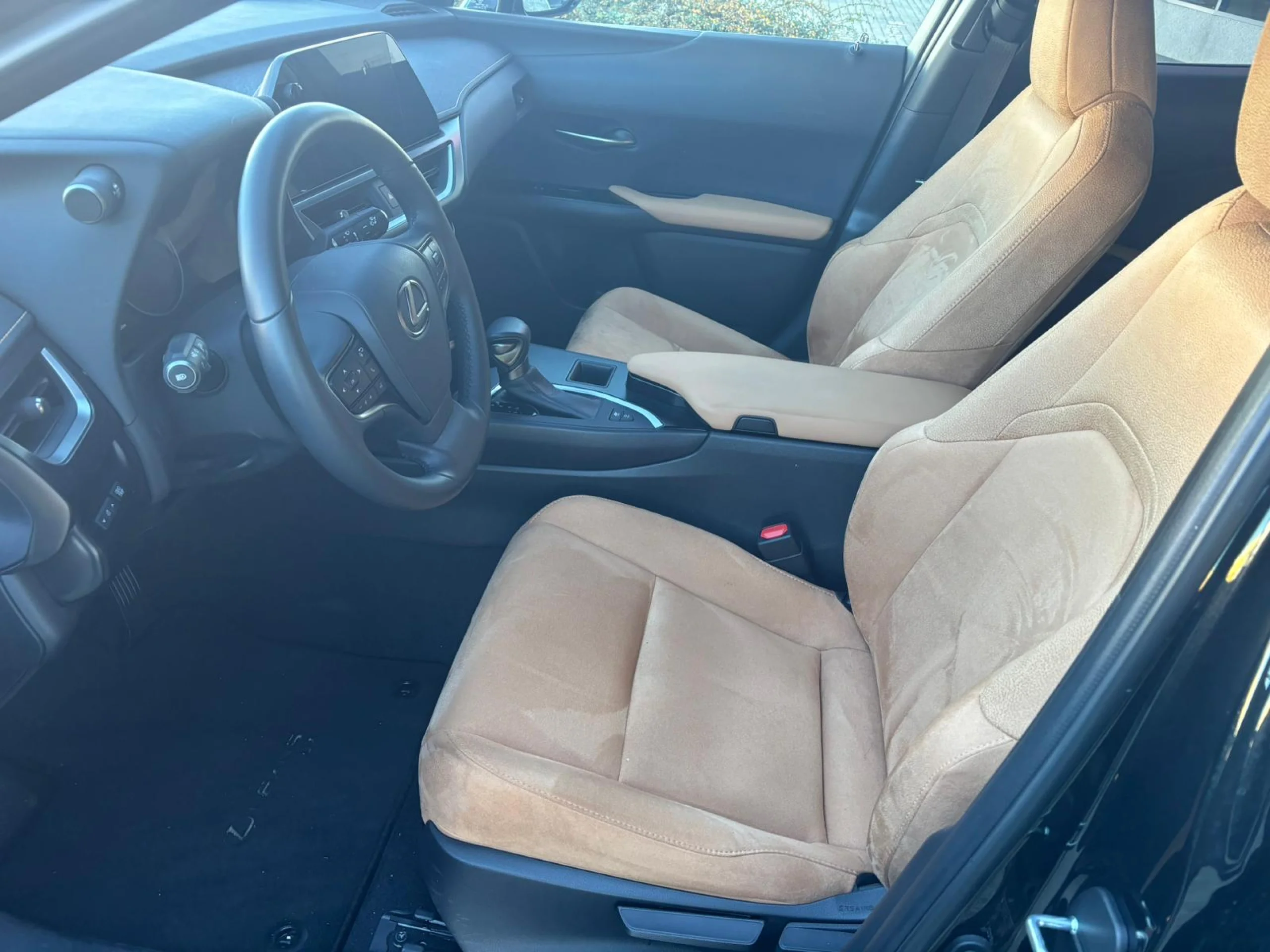 Lexus UX 250h 2WD PREMIUM - Foto 9