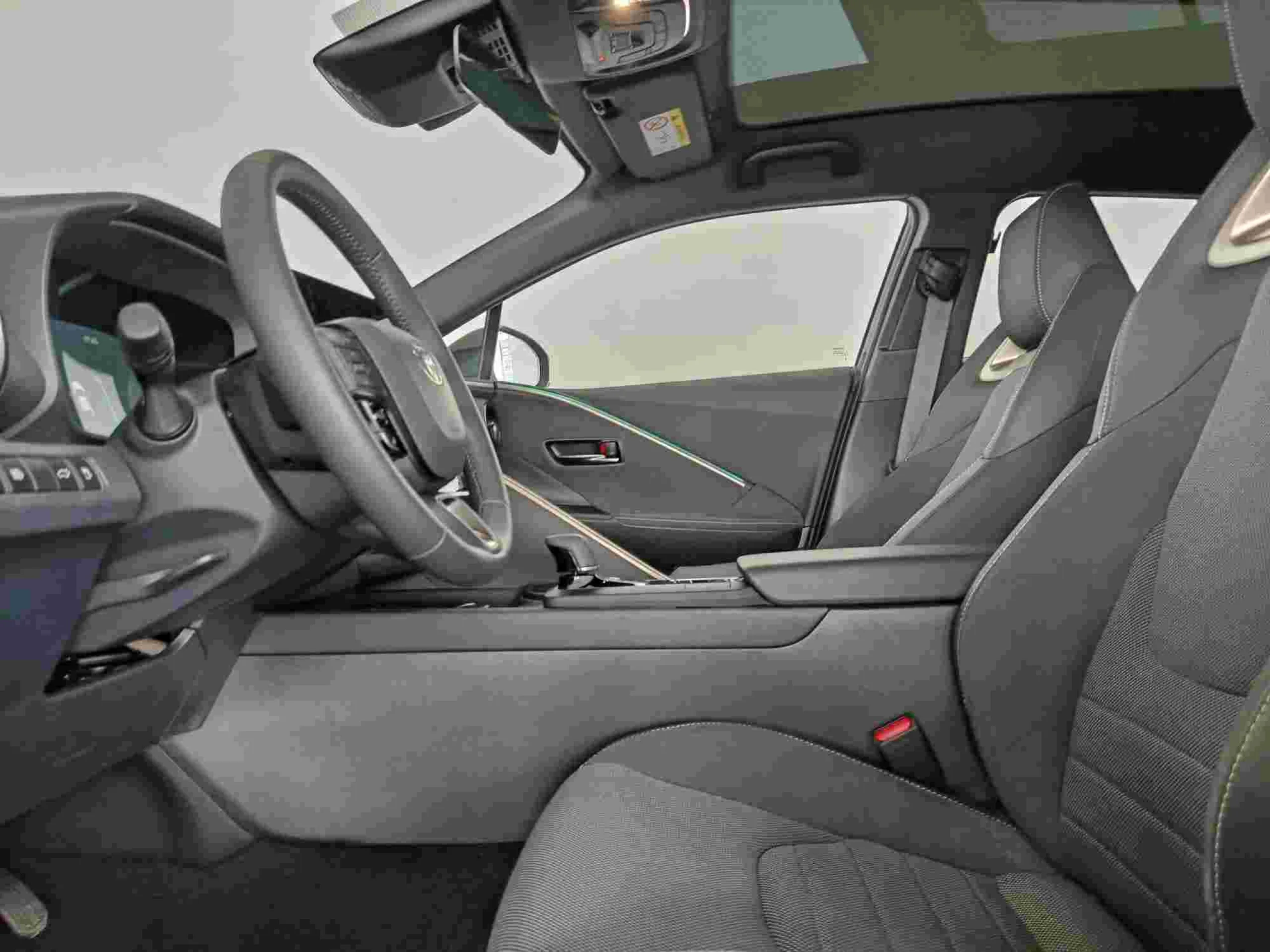 Toyota C-HR 140H Spirit + Skyview - Foto 10