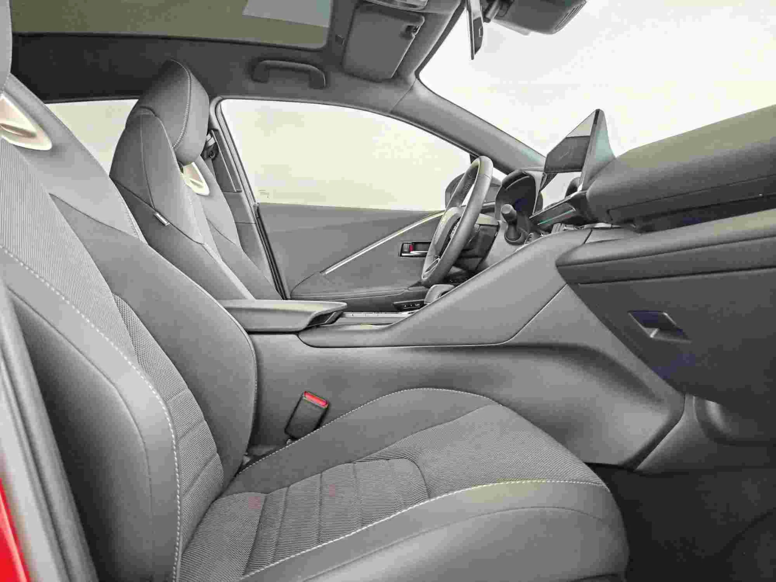 Toyota C-HR 140H Spirit + Skyview - Foto 11