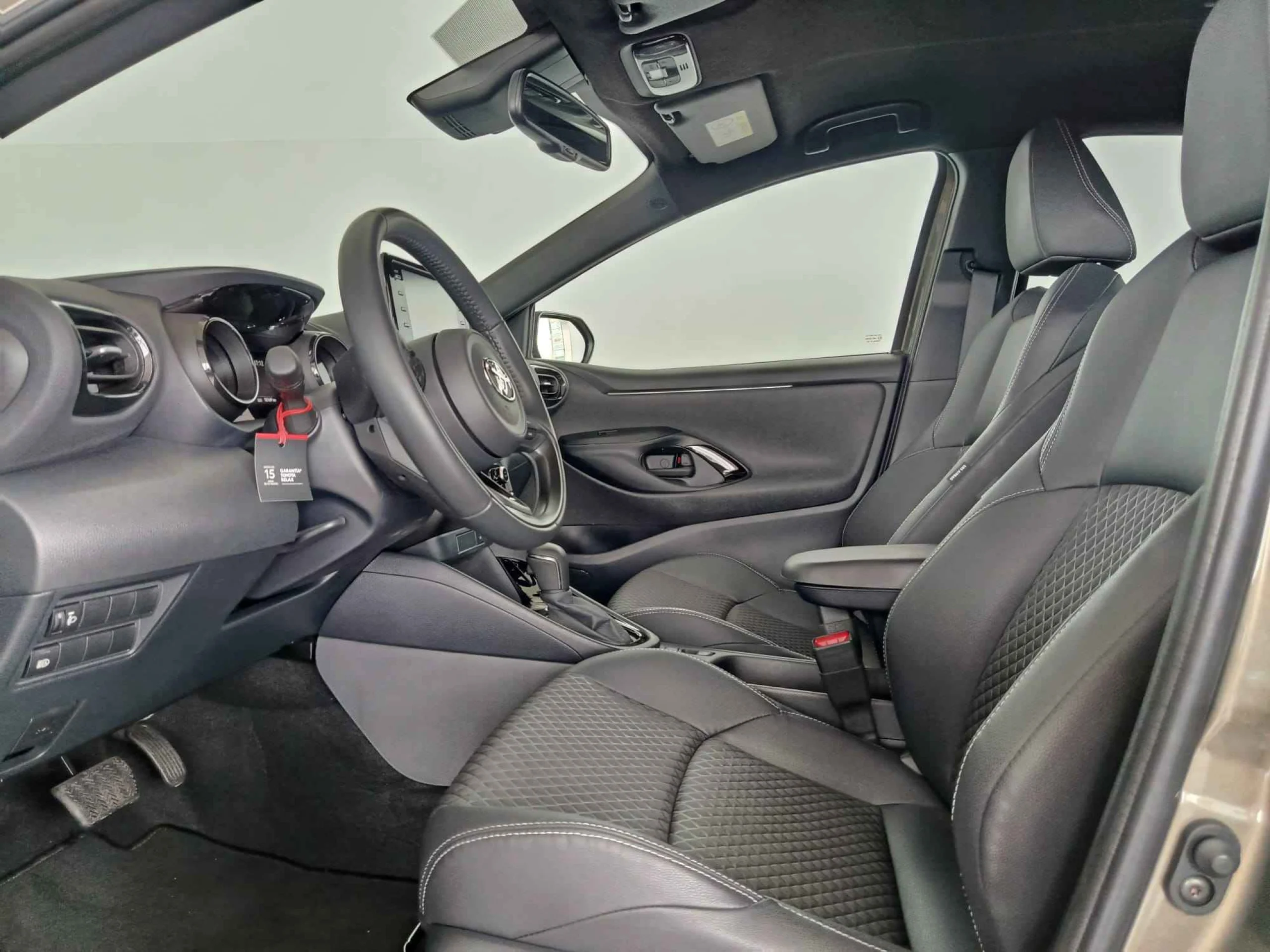 Toyota Yaris 120H Style - Foto 11