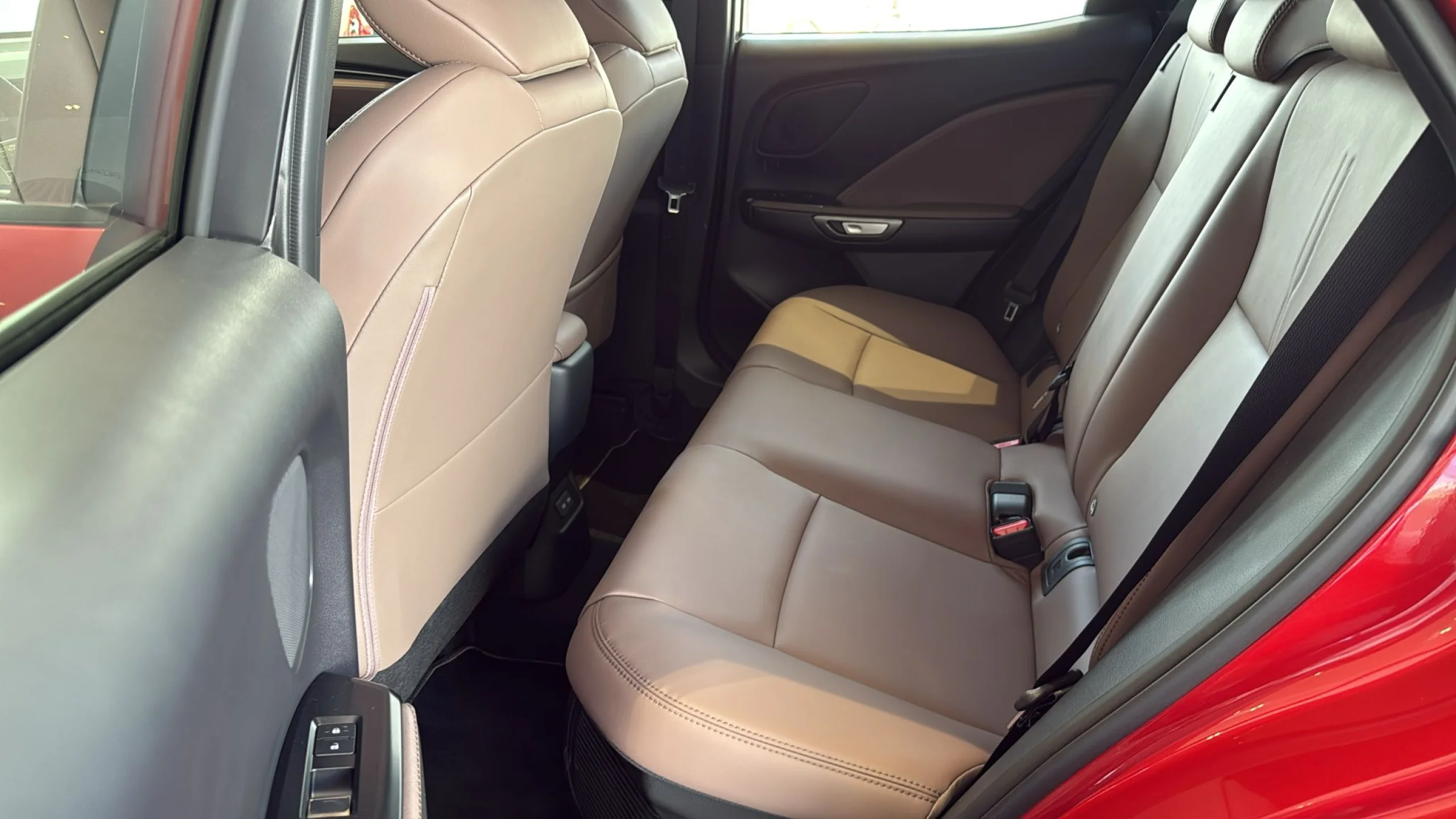 Lexus LBX ELEGANT + - Foto 6