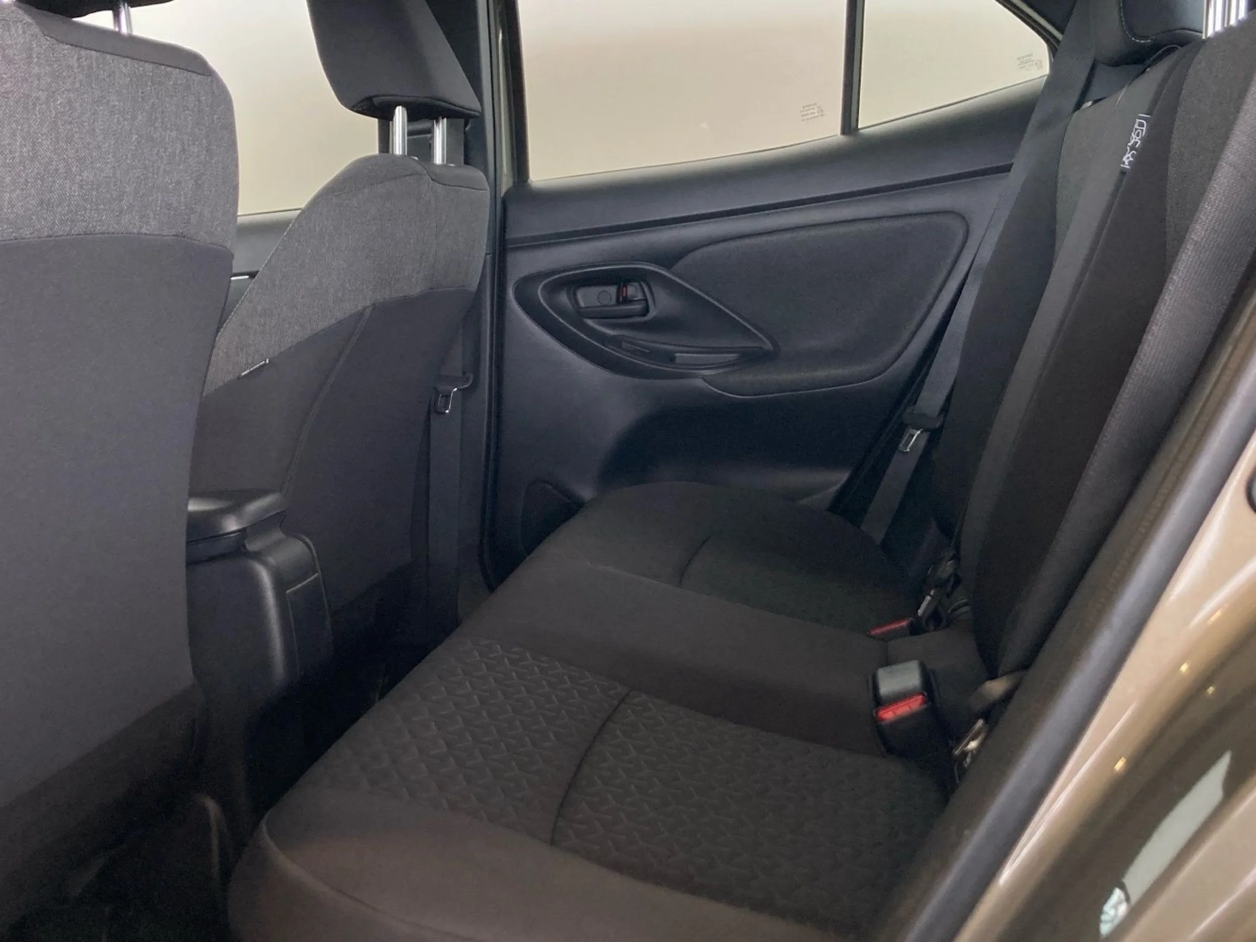 Toyota Yaris Cross 120H Active Tech + Pack Confort - Foto 15