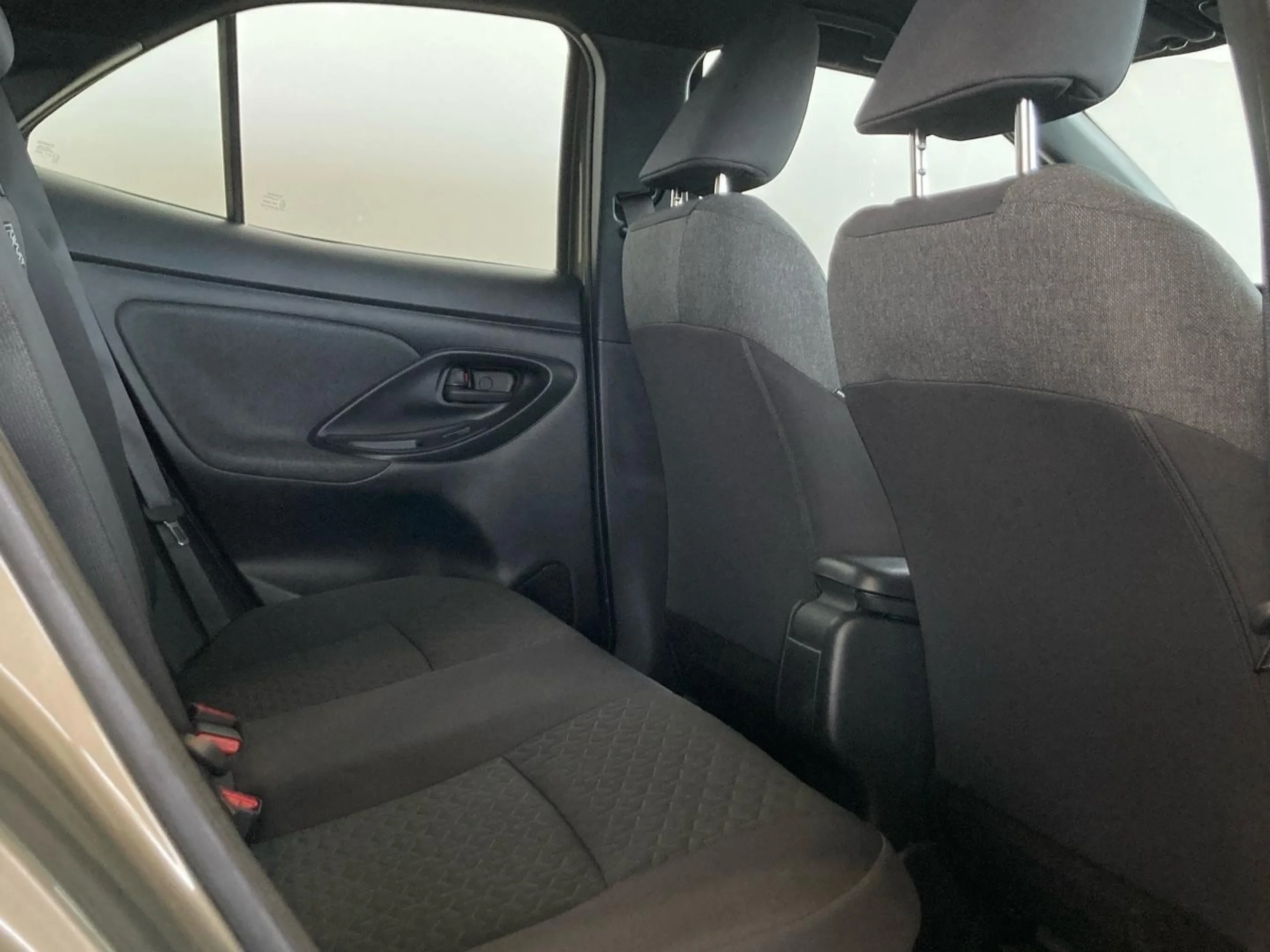 Toyota Yaris Cross 120H Active Tech + Pack Confort - Foto 16