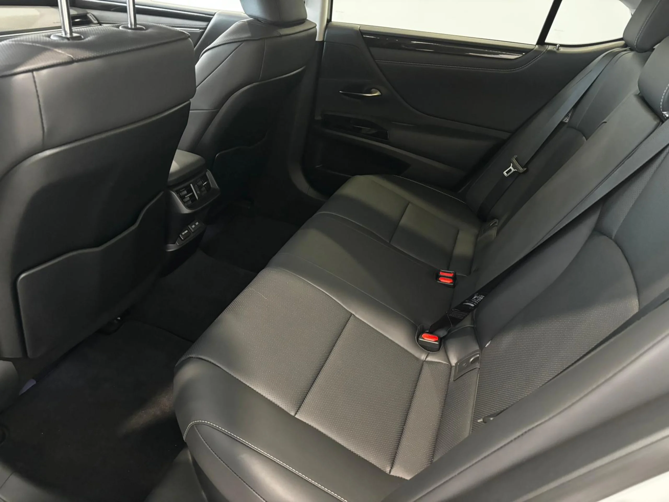 Lexus ES 300h PREMIUM - Foto 8