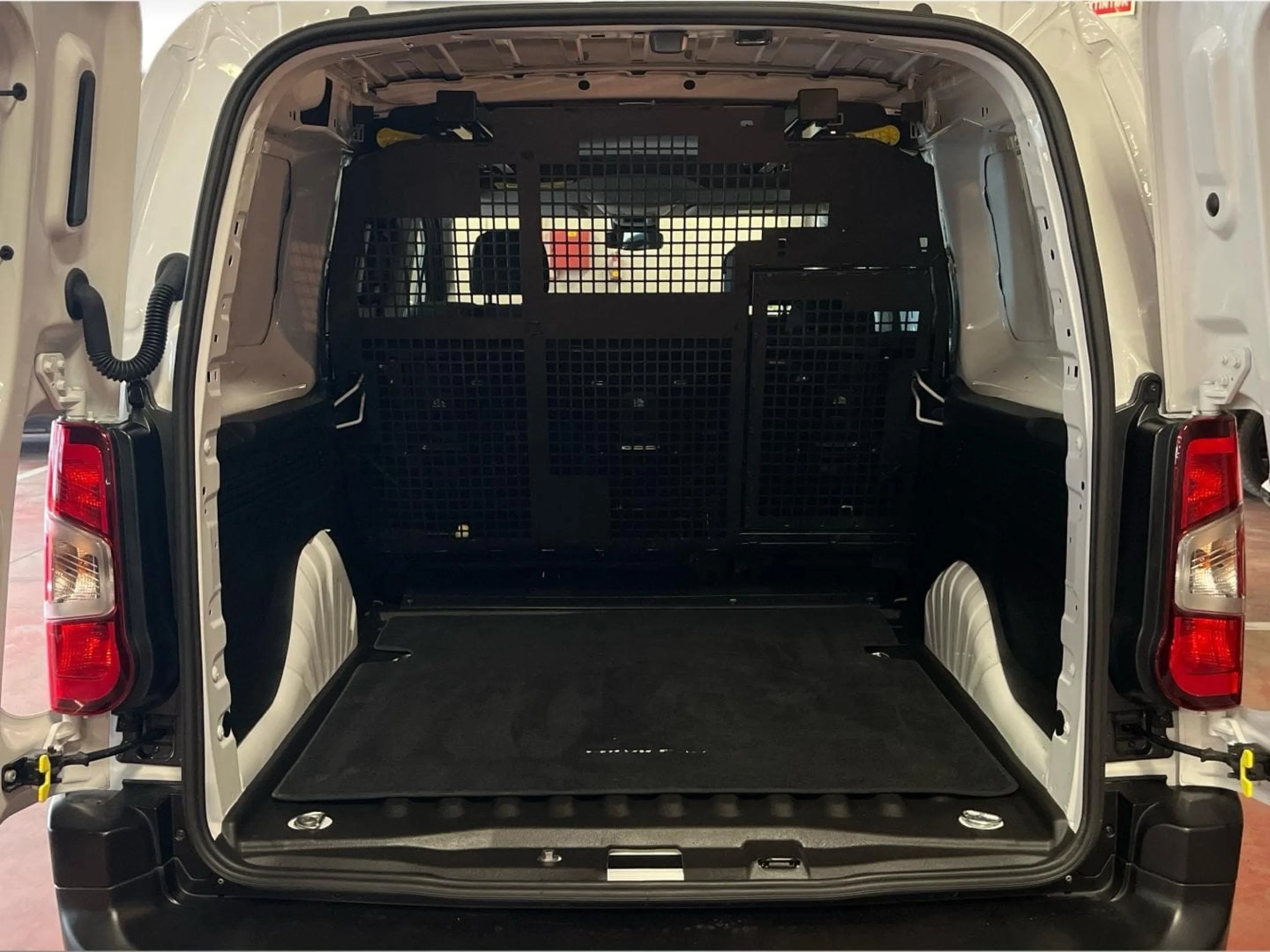 Toyota Proace City Combi 100CV 6MT N1 L2 GX - Foto 7