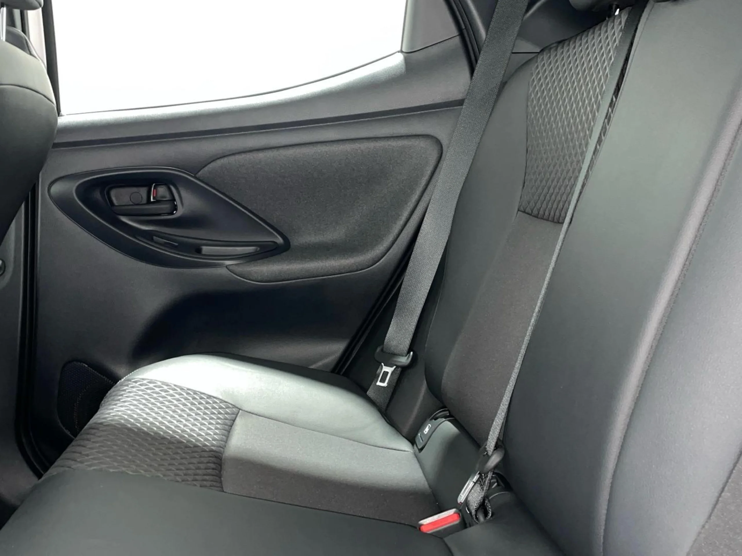 Toyota Yaris 120H Style - Foto 9