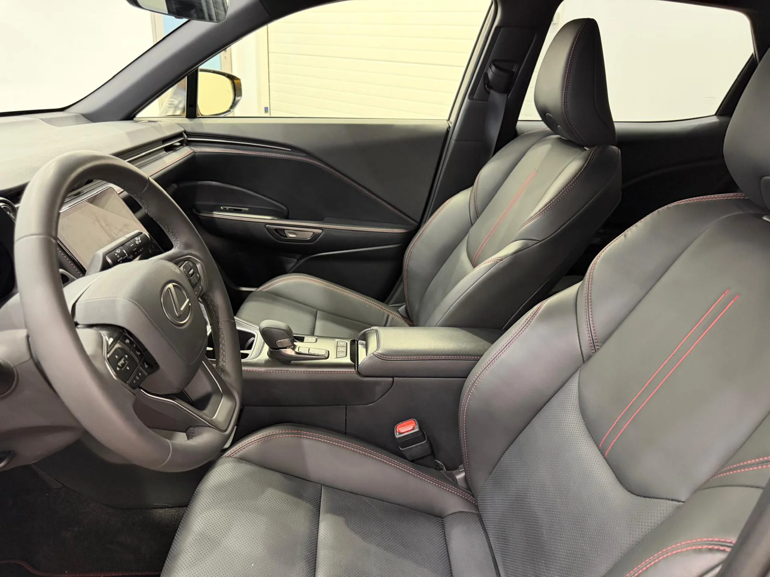 Lexus LBX EMOTION+ - Foto 8
