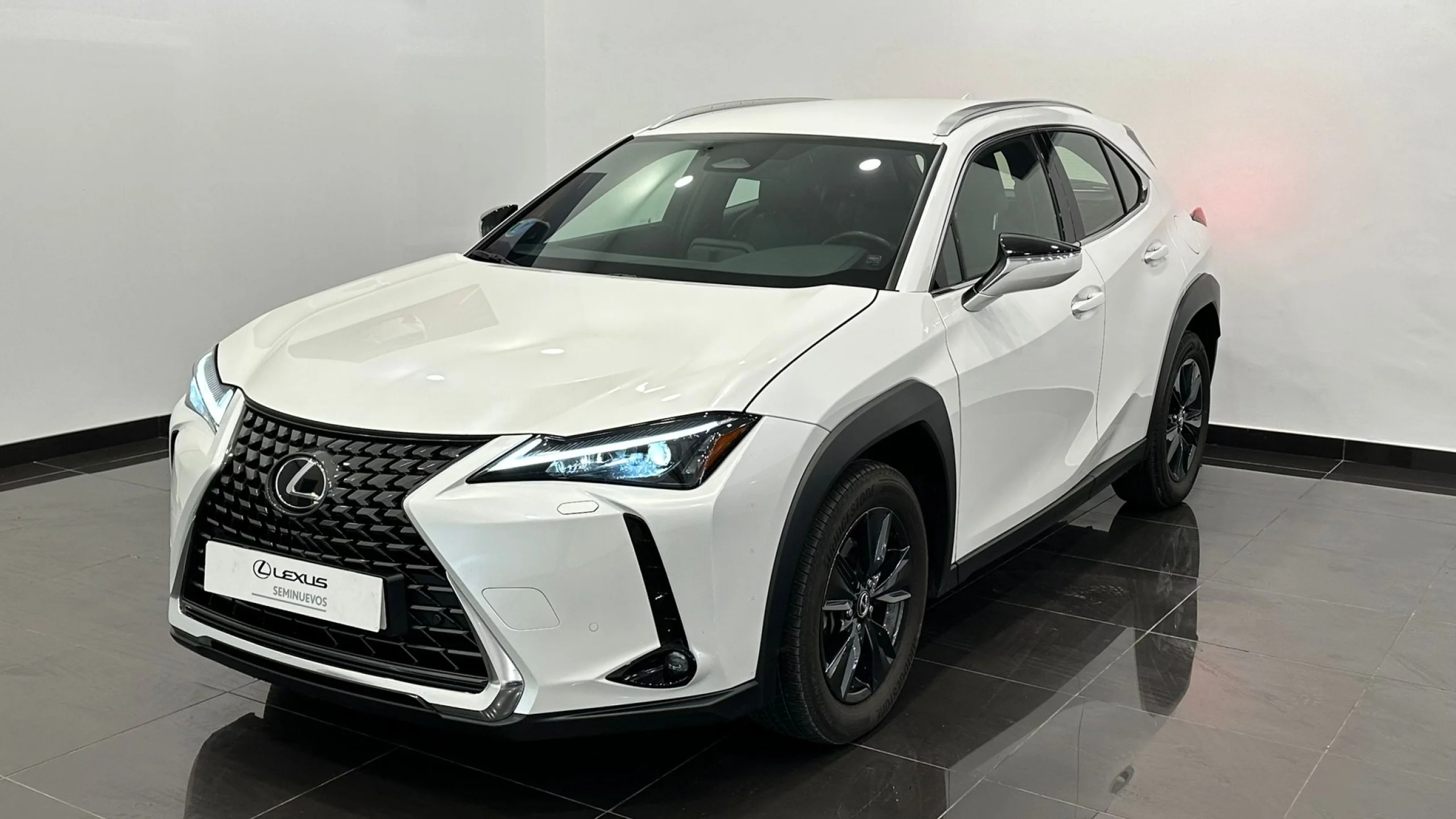 Lexus UX300h UX+ - Foto 1