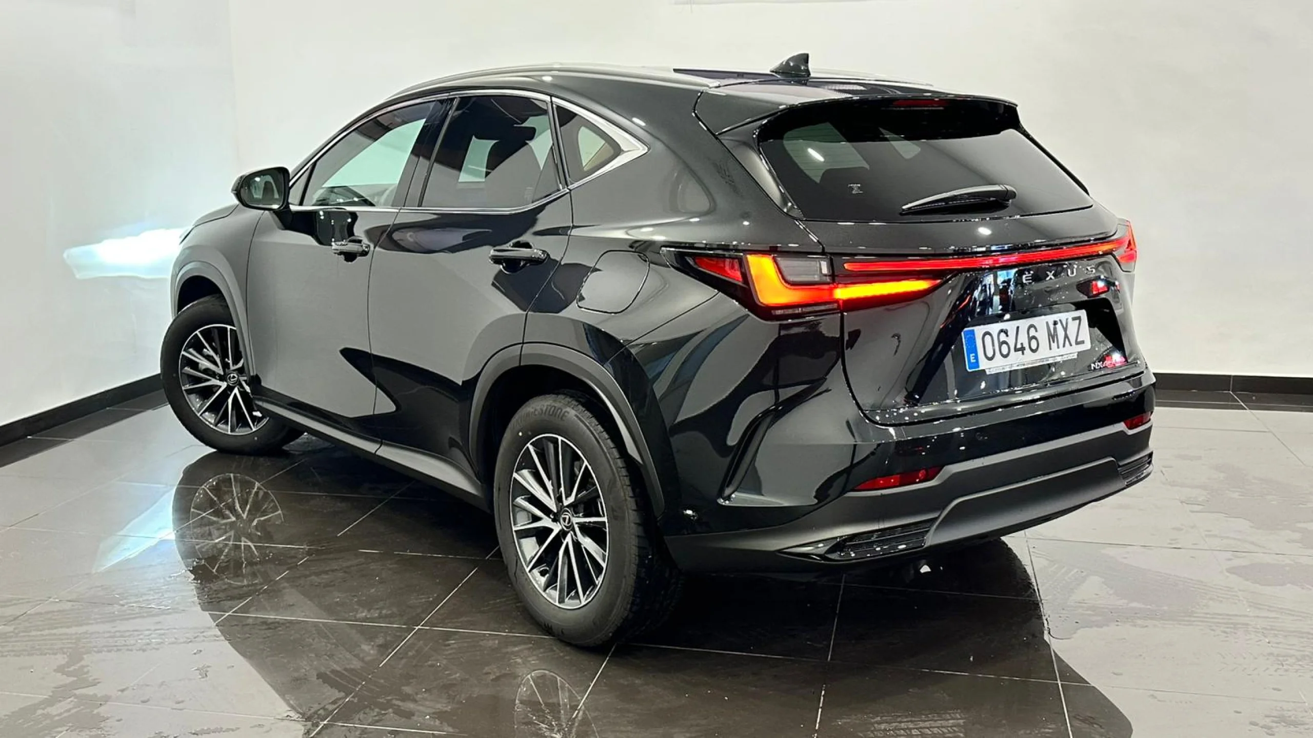 Lexus NX 450h+ NX450H+ PREMIUM + - Foto 3