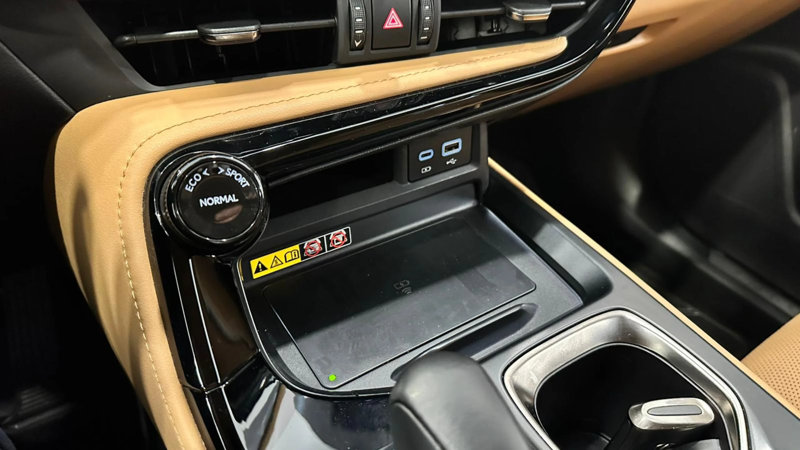 Lexus NX 450h+ NX450H+ PREMIUM + - Foto 26