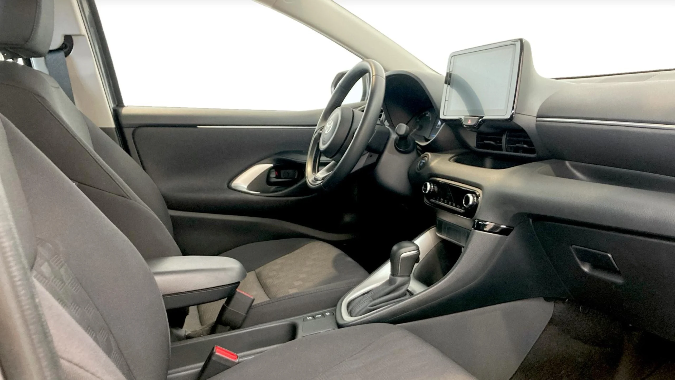 Toyota Yaris 120H Active Plus - Foto 8