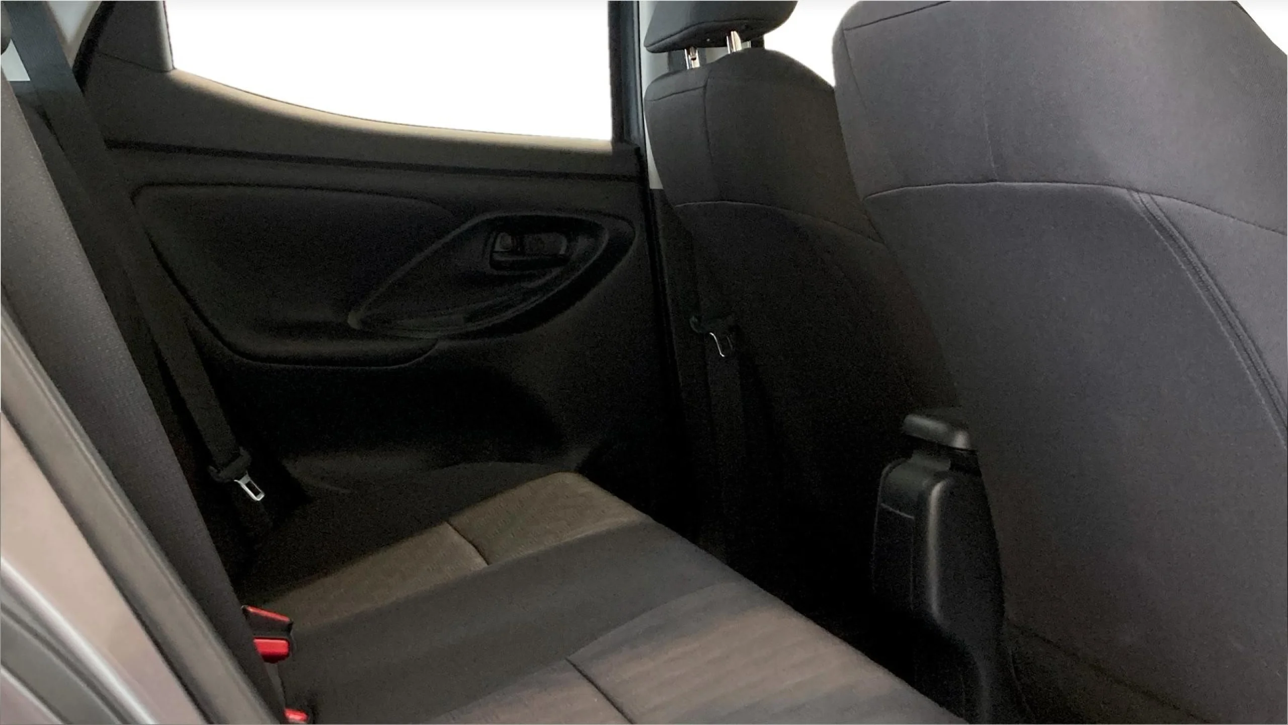 Toyota Yaris 120H Active Plus - Foto 11