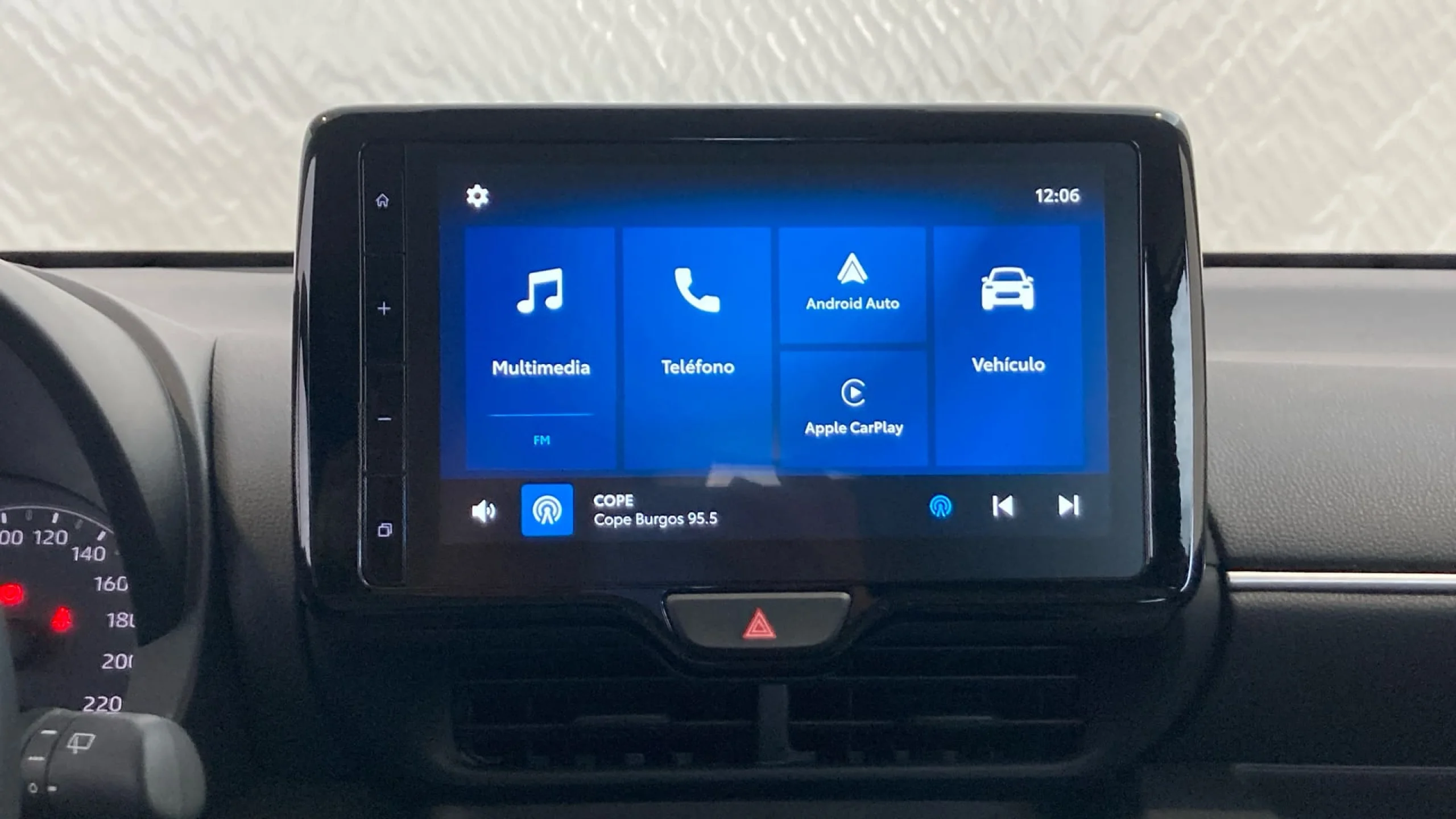 Toyota Yaris 120H Active Plus - Foto 16