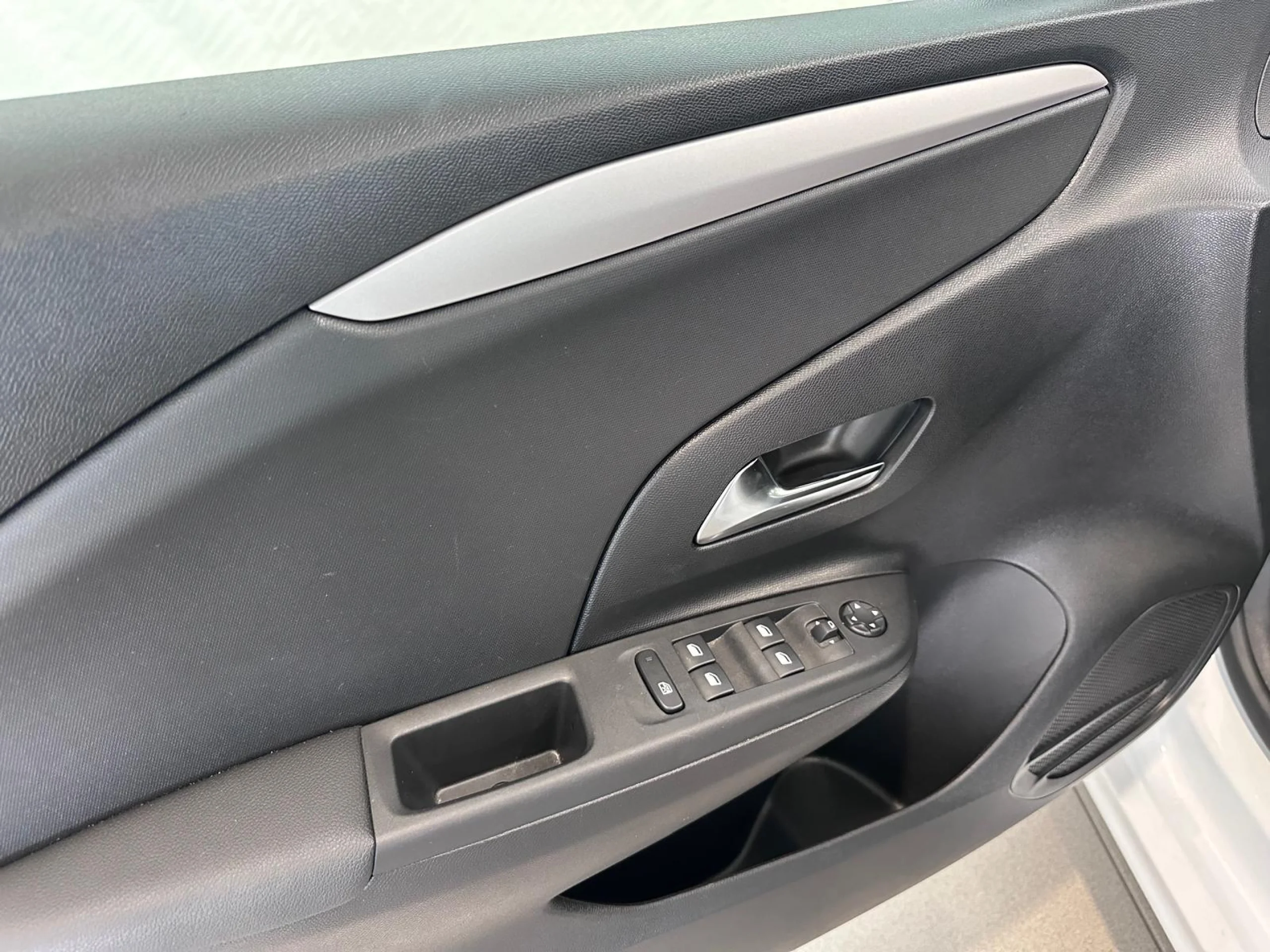 Opel Corsa 1.2T XHL S/S Edition 100 - Foto 21