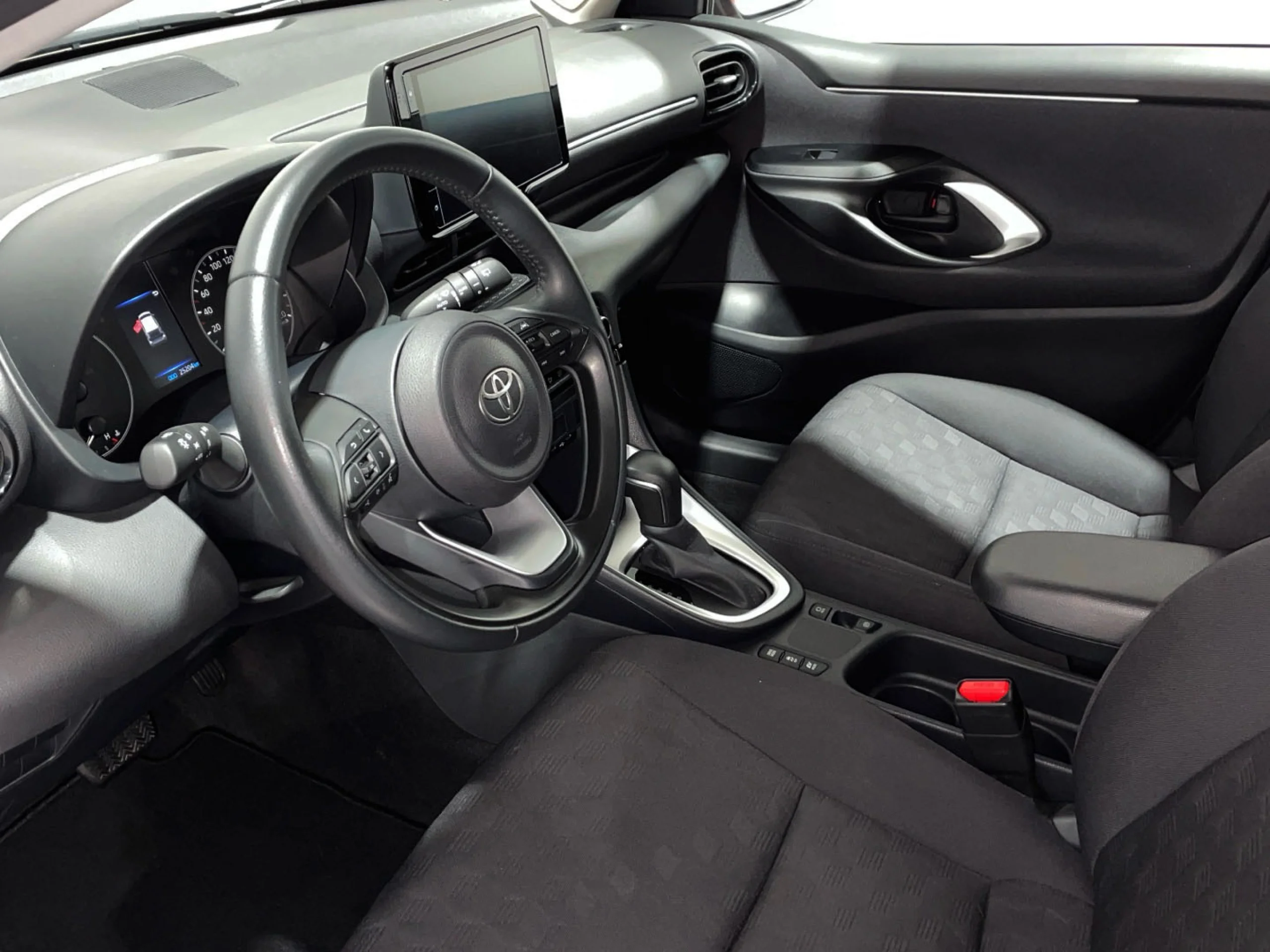 Toyota Yaris Active Plus 120H - Foto 9