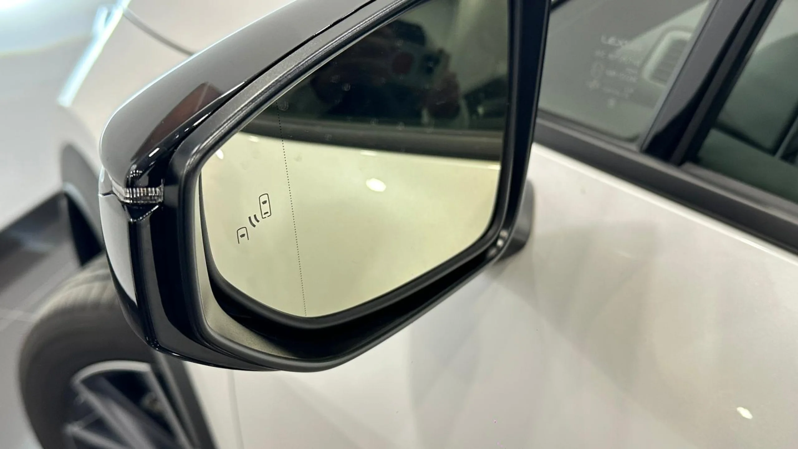 Lexus LBX EMOTION+ - Foto 23