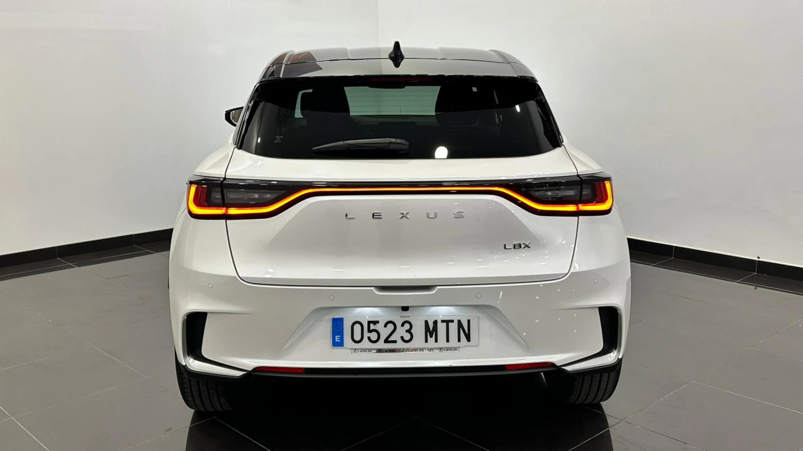 Lexus LBX EMOTION+ - Foto 4