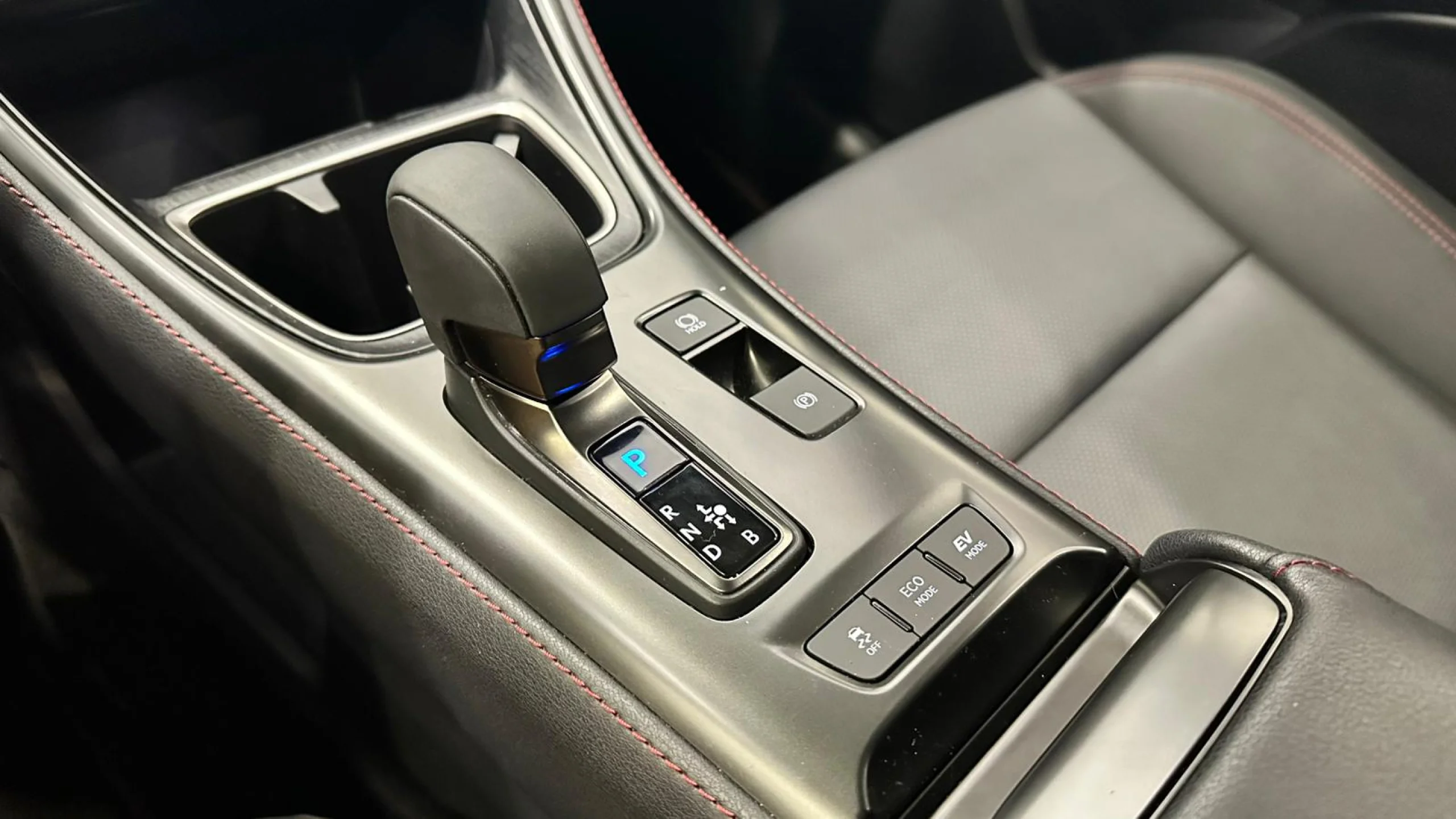 Lexus LBX EMOTION+ - Foto 13