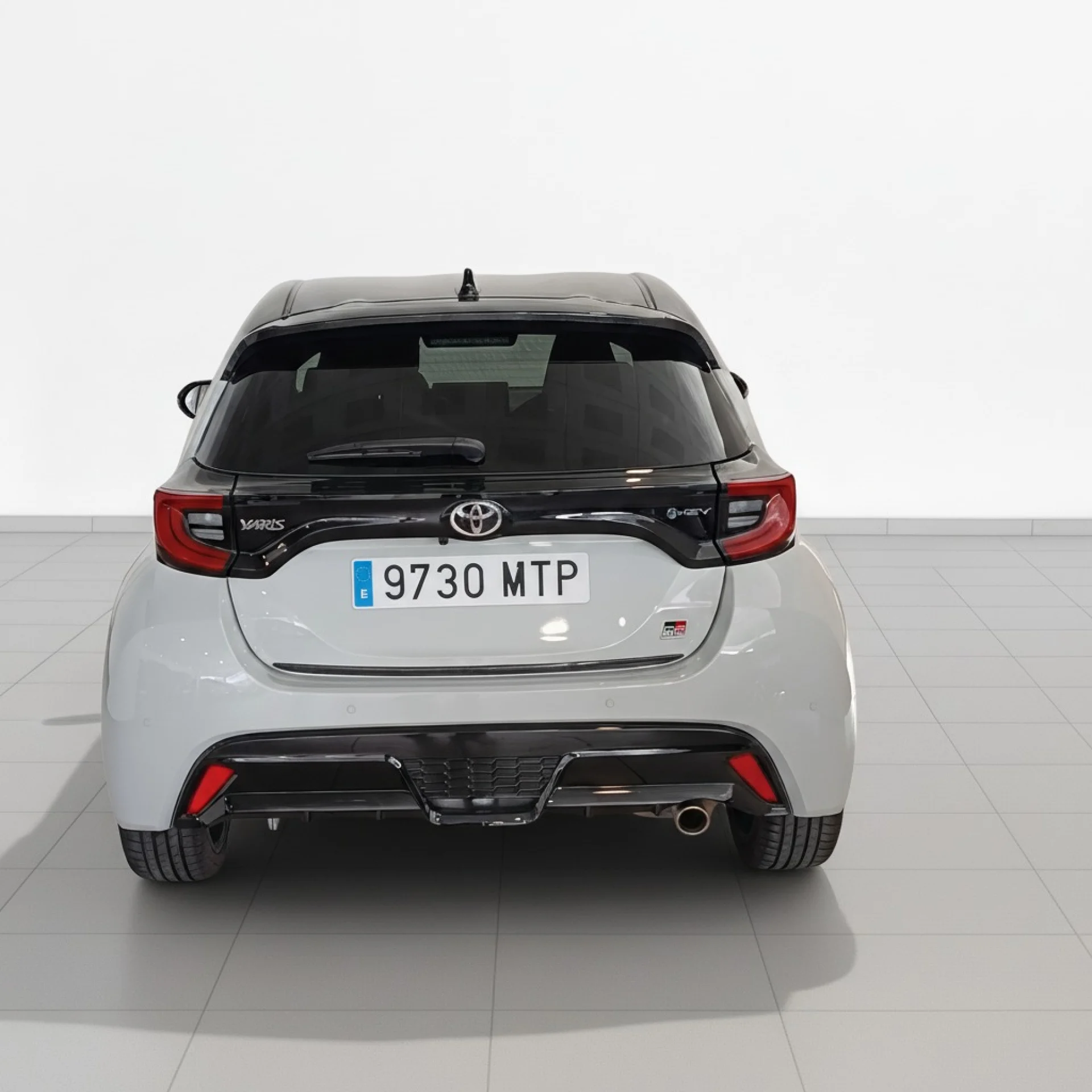 Toyota Yaris 130H GR Sport Plus - Foto 4