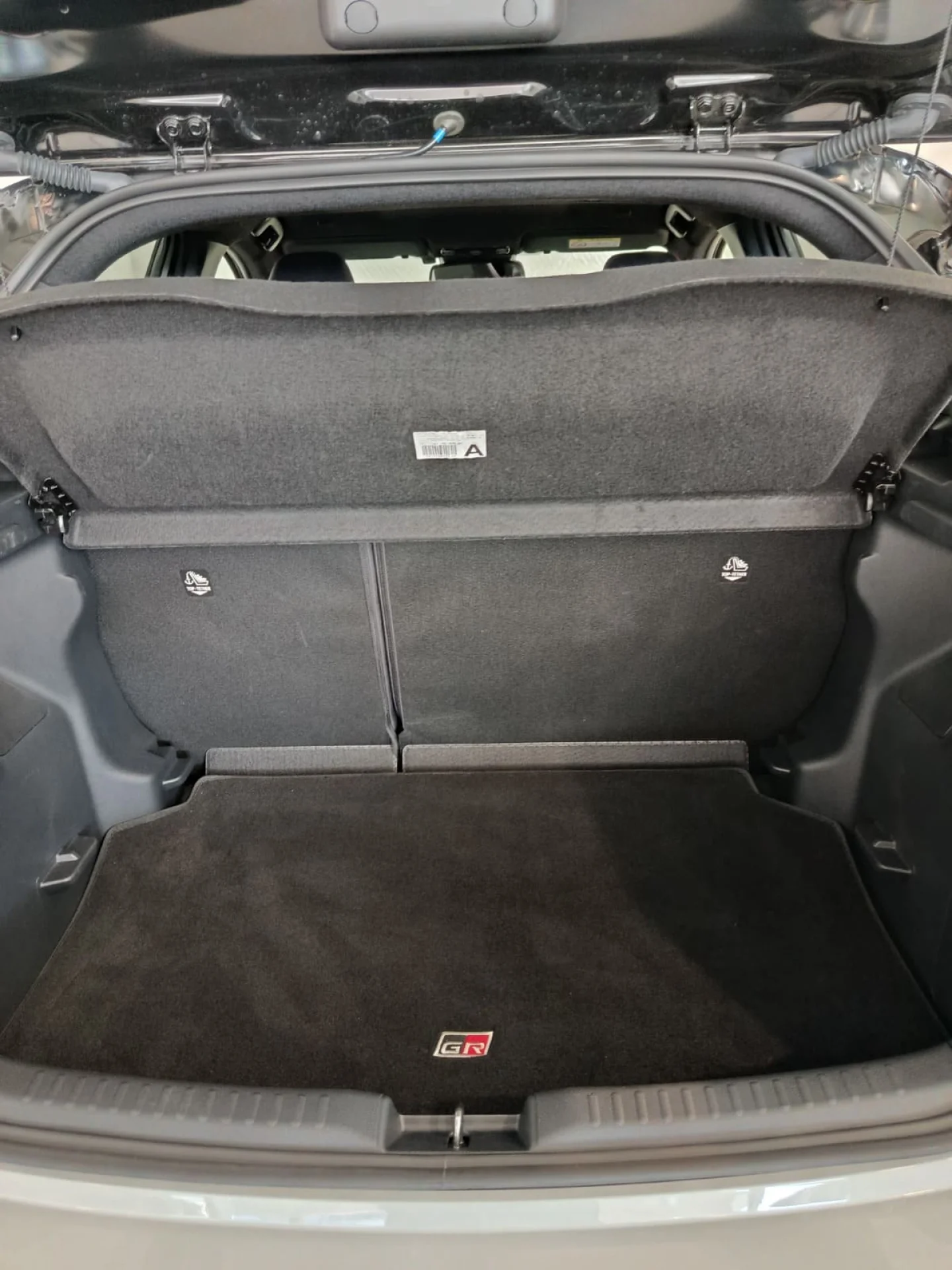 Toyota Yaris 130H GR Sport Plus - Foto 7