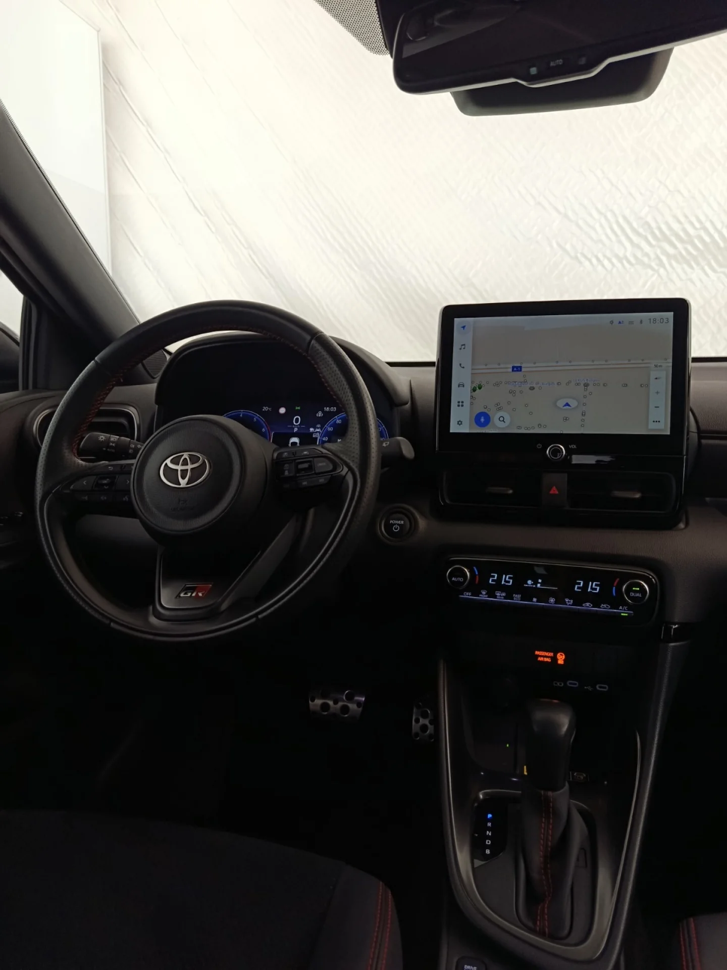 Toyota Yaris 130H GR Sport Plus - Foto 12