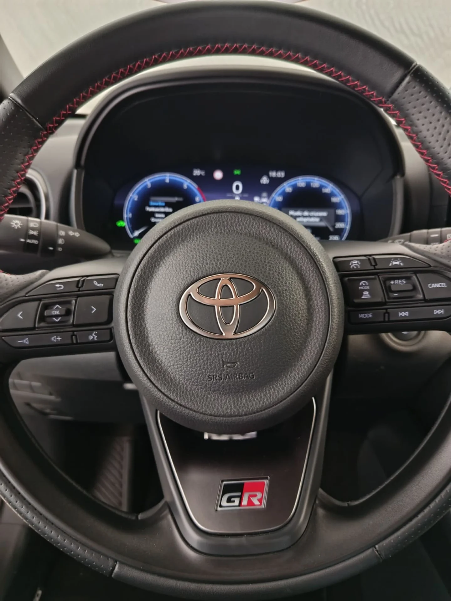 Toyota Yaris 130H GR Sport Plus - Foto 13