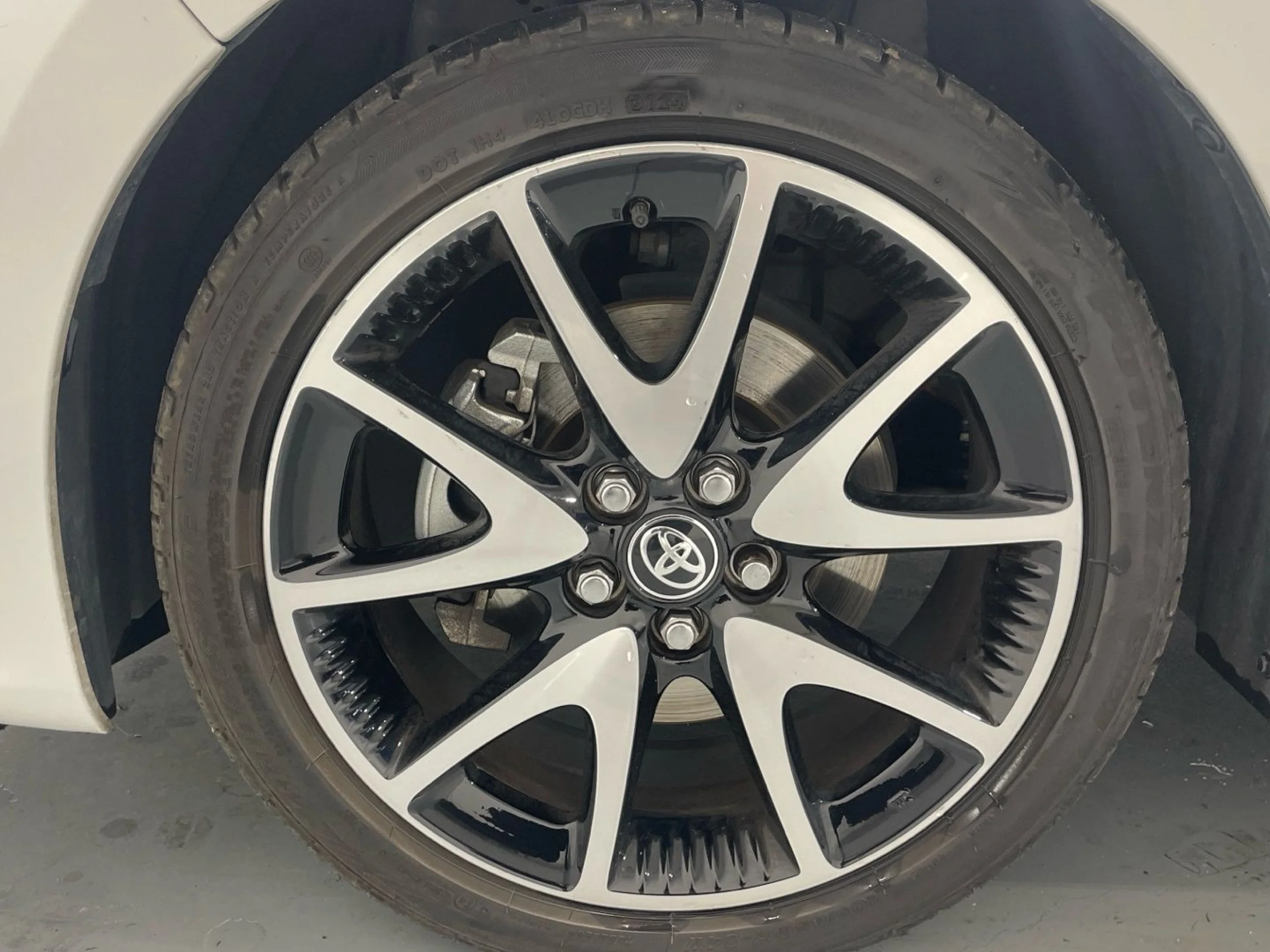 Toyota Yaris Style 120H - Foto 9