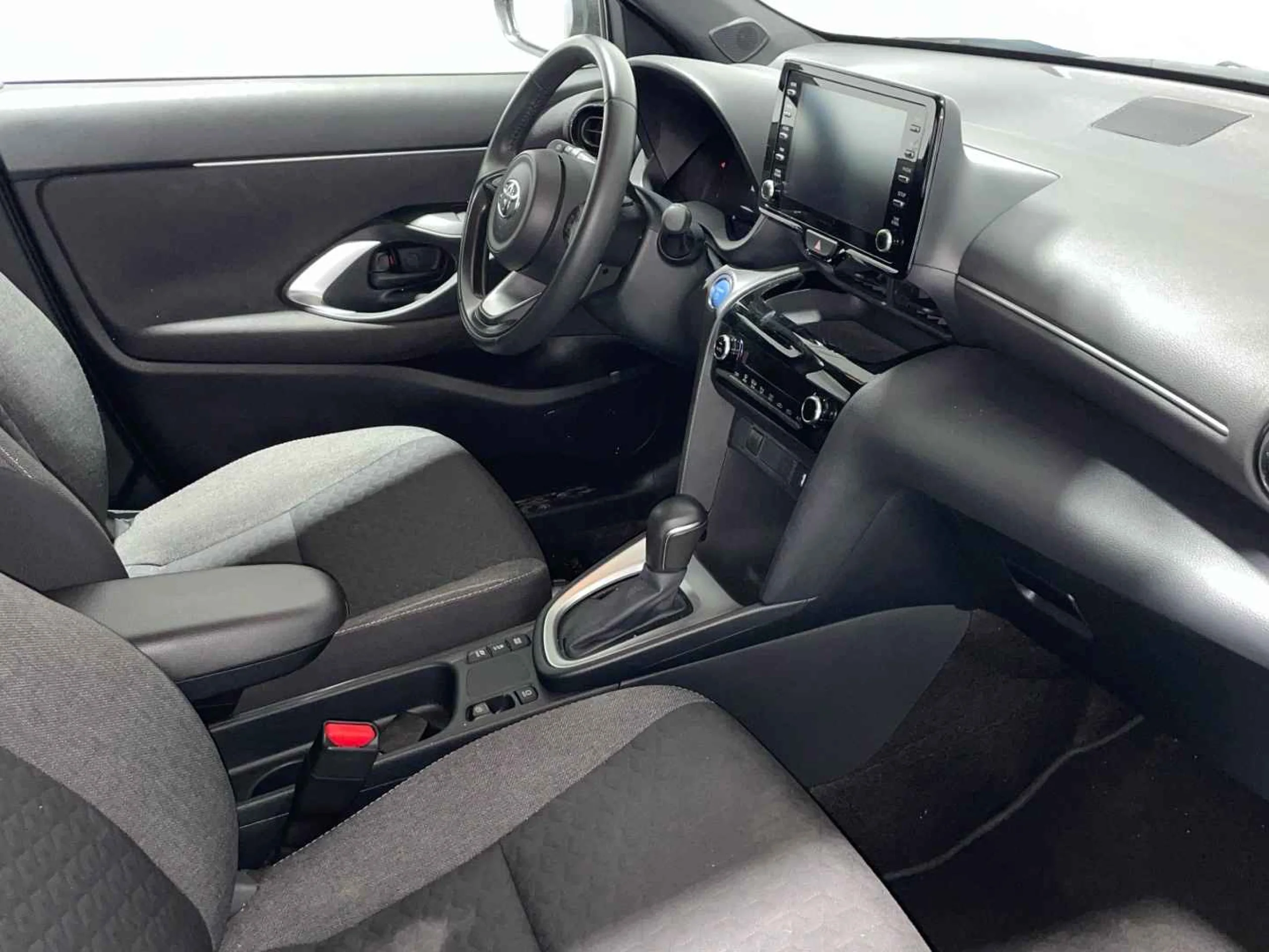 Toyota Yaris Cross 120H Active Tech - Foto 8