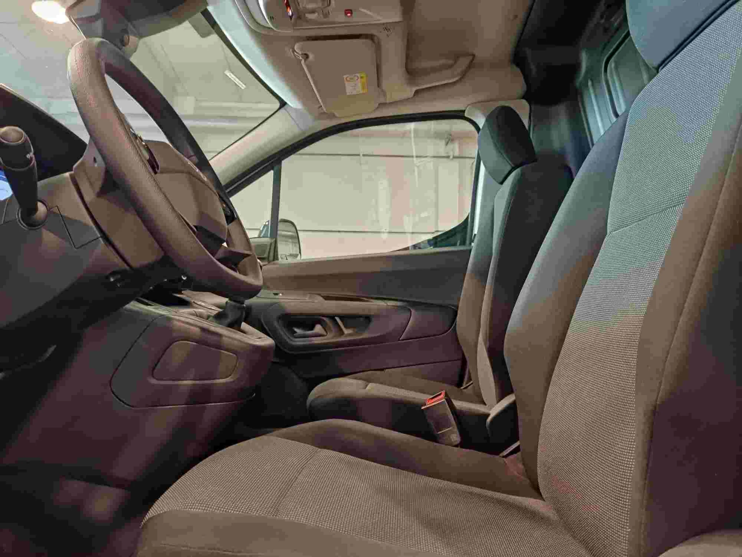 Toyota Proace City Van 1.5D 100CV GX L1 - Foto 9