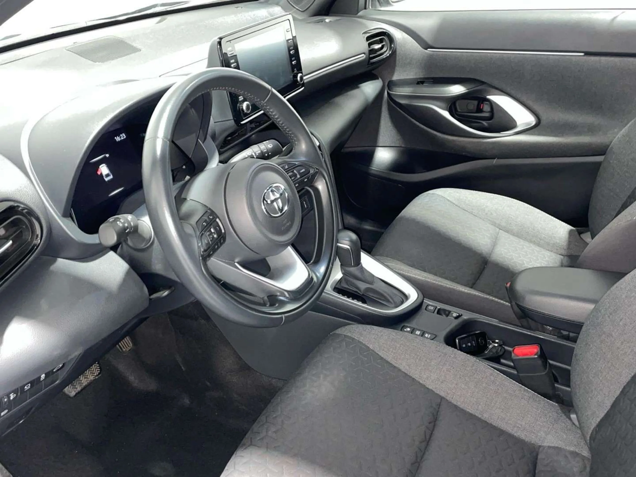 Toyota Yaris Cross 120H Active Tech - Foto 11