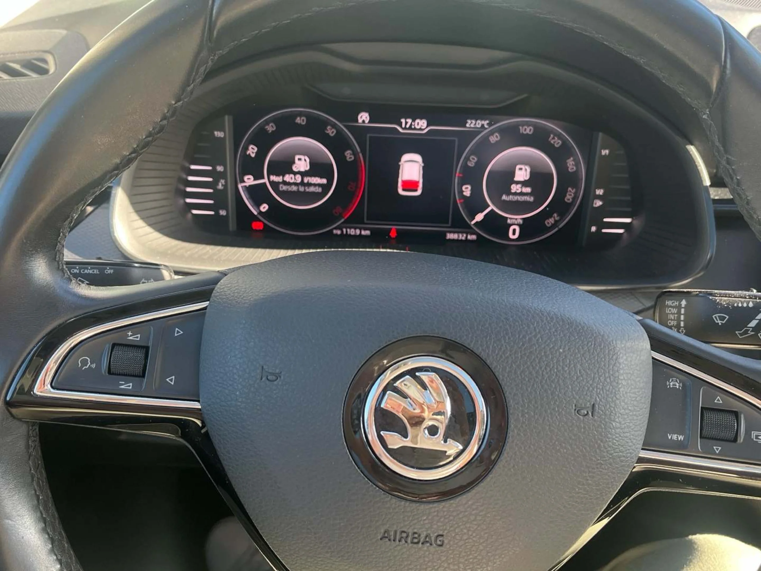 Skoda Kamiq 1.5 TSI - Foto 14