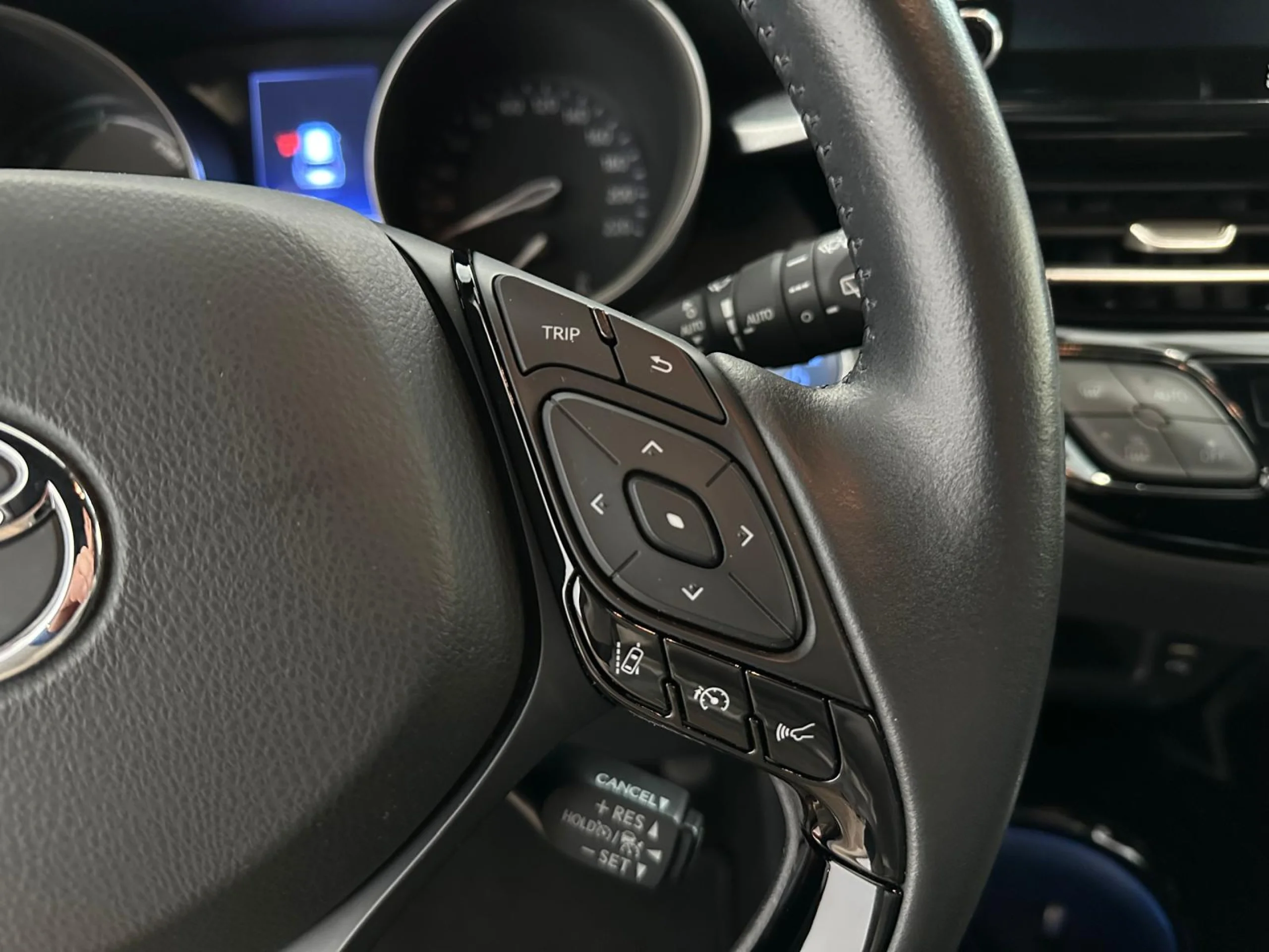 Toyota C-HR 180H Advance Luxury - Foto 9