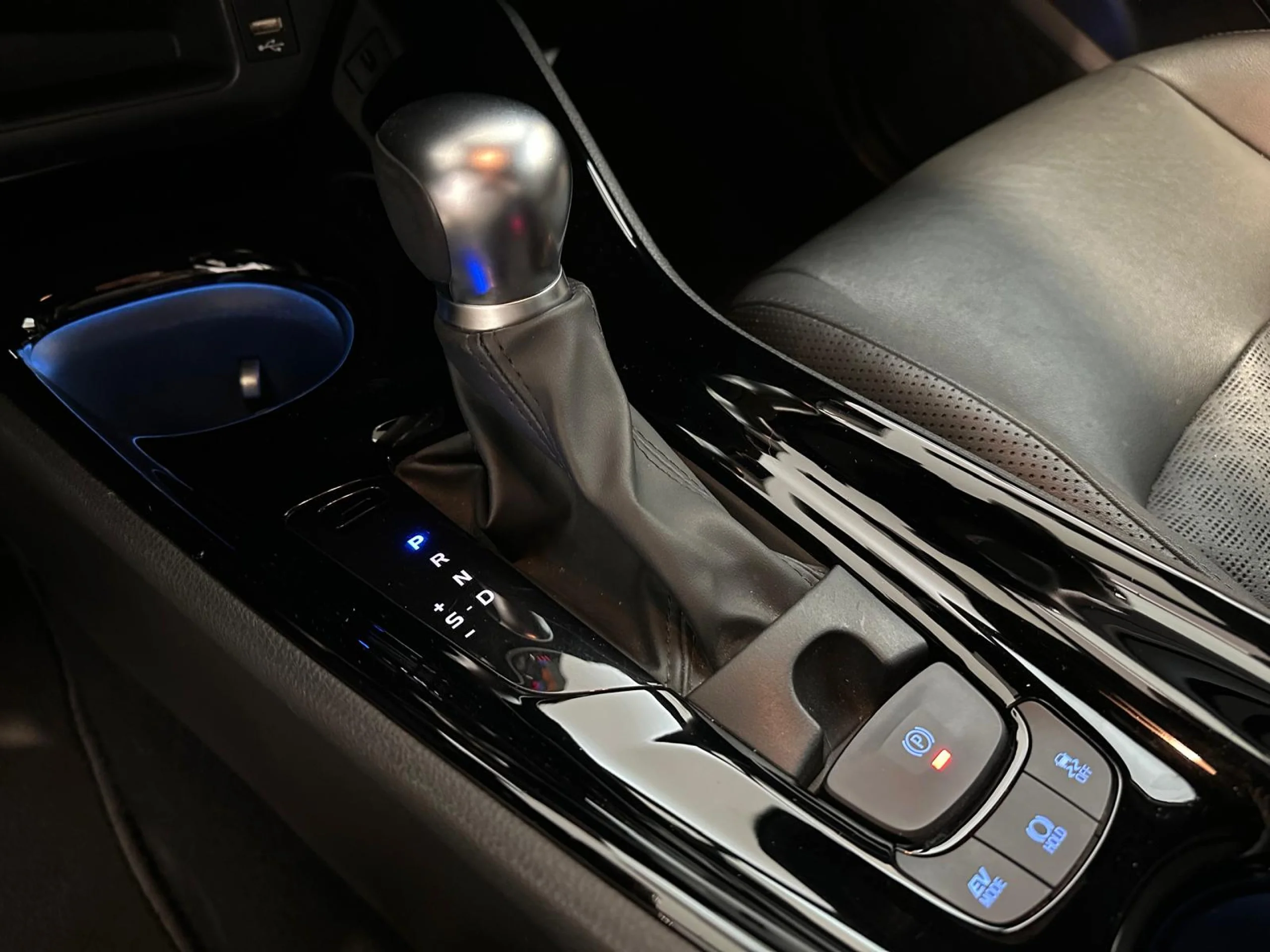 Toyota C-HR 180H Advance Luxury - Foto 15